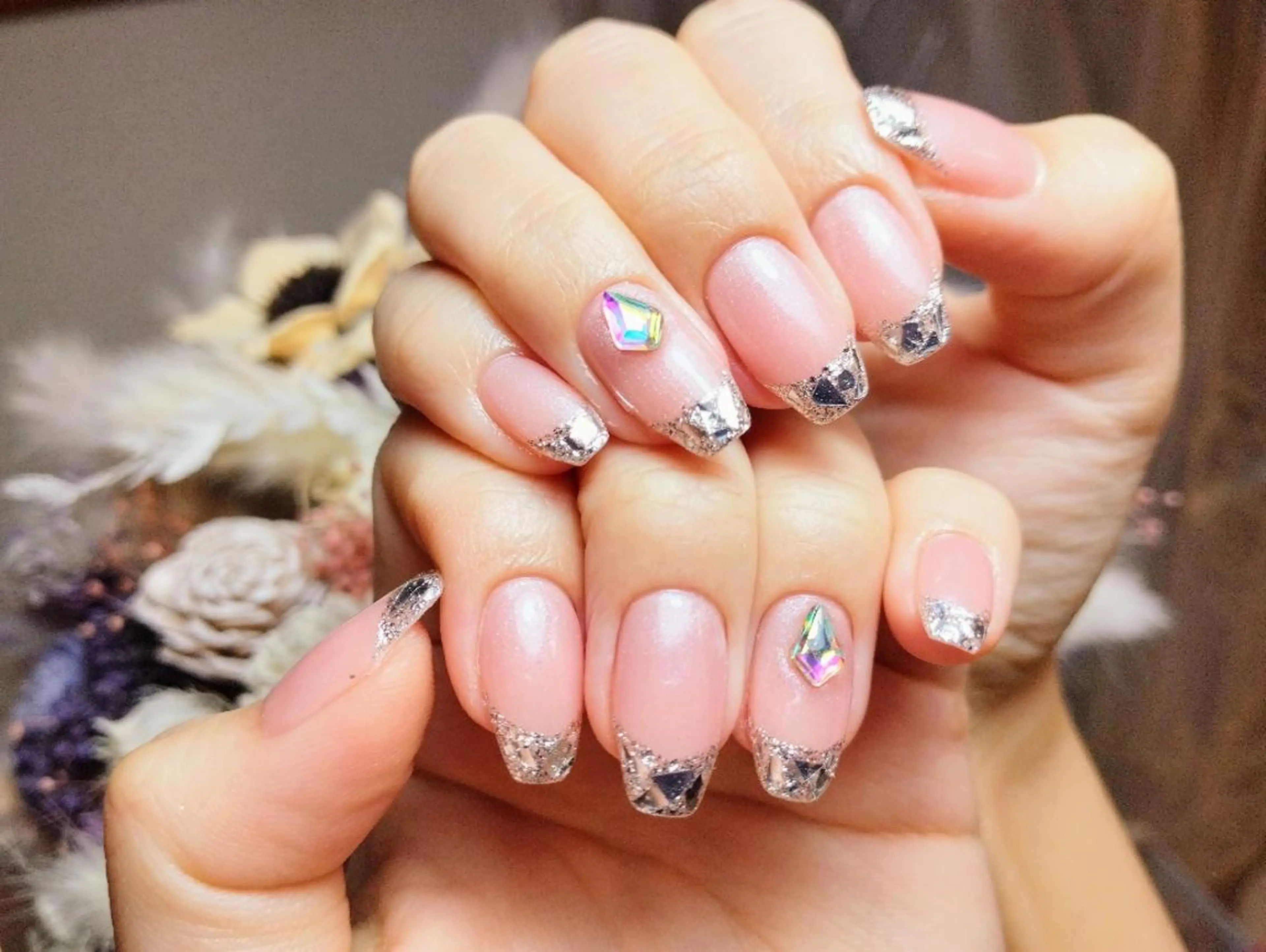 ネイル フレンチネイル ガラスフレンチ ＤI'A ネイルサロンのネイルデザイン