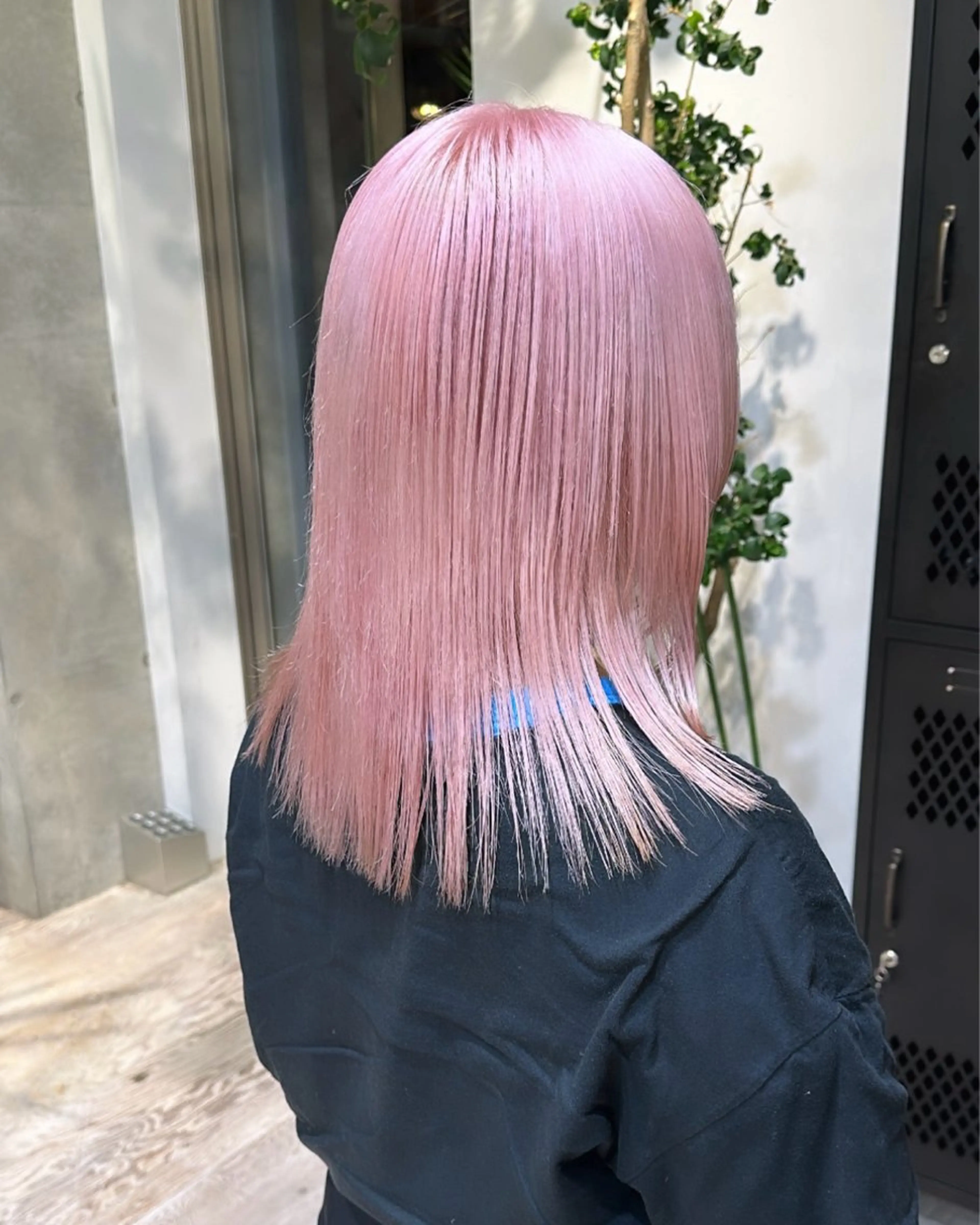 ミディアム カラー 抜きっぱなしブロンド ササキカズマのヘアスタイル