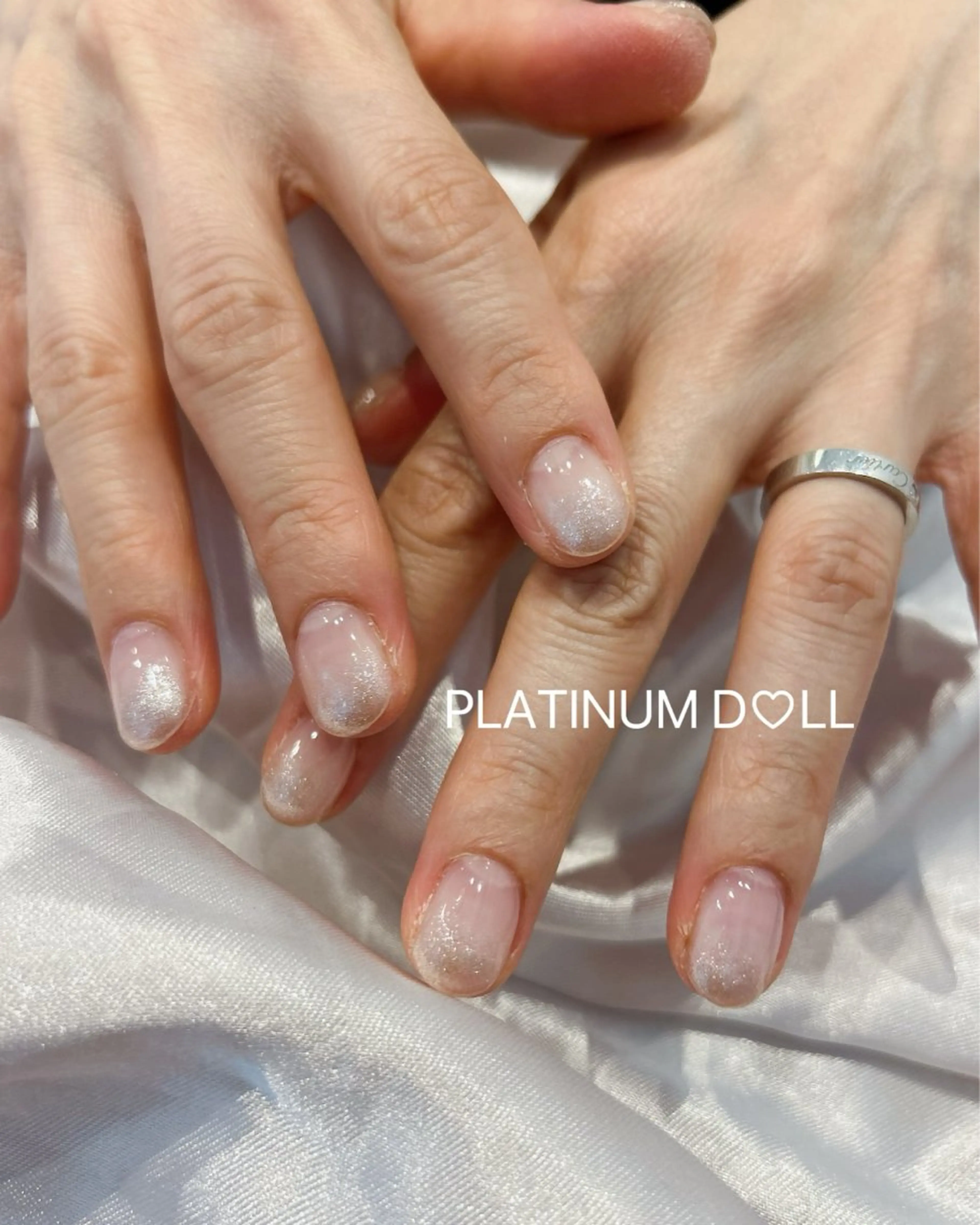 ネイル フットネイル グラデーション キラキラネイル 韓国ネイル マグネットネイル ハンドネイル 🎀PLATINUM DOLL はな🎀のネイルデザイン