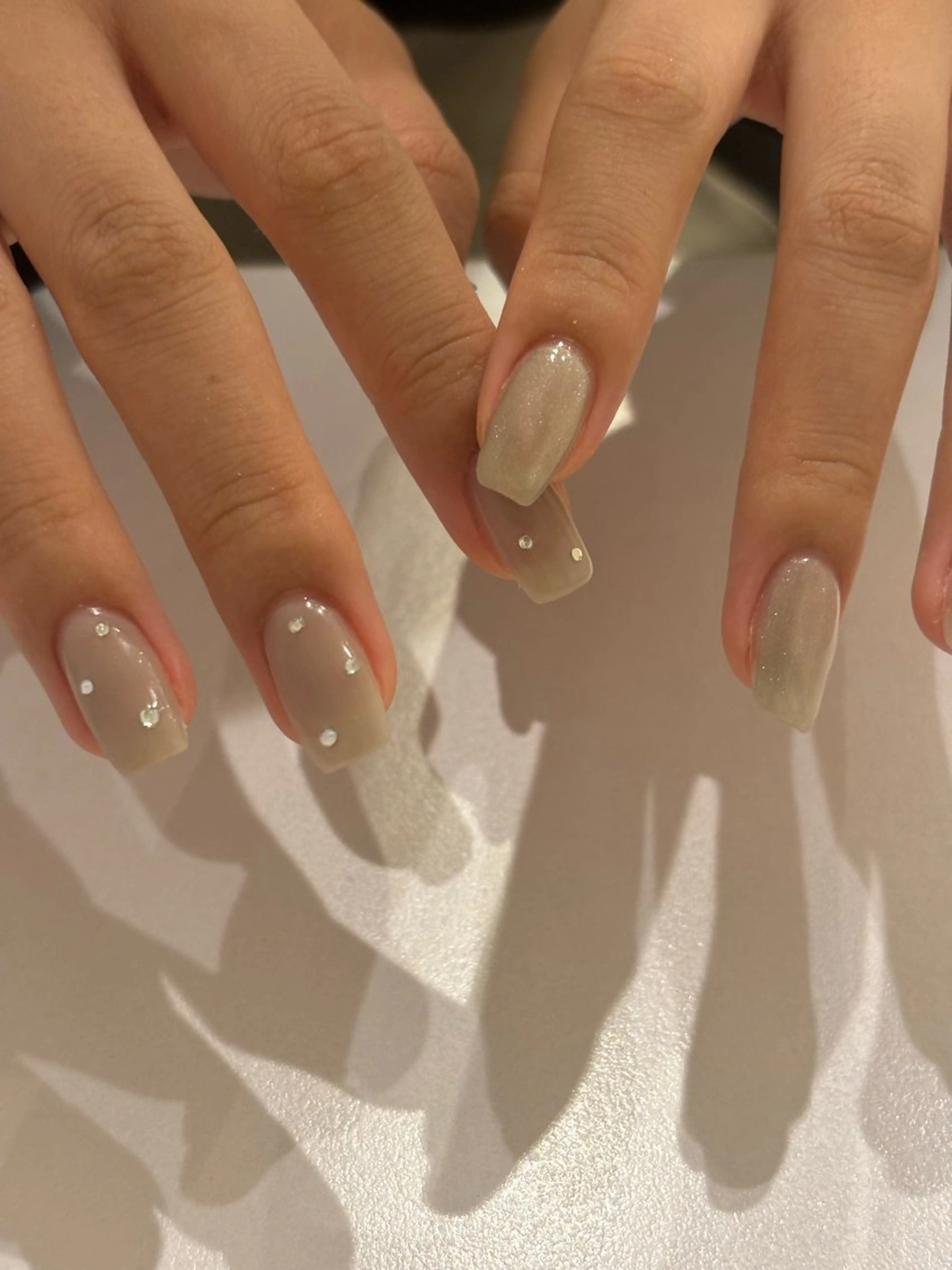 ネイル キラキラネイル マグネットネイル ニュアンスネイル ハンドネイル Ann. nail.tokyo所属・Ann nailのネイルデザイン