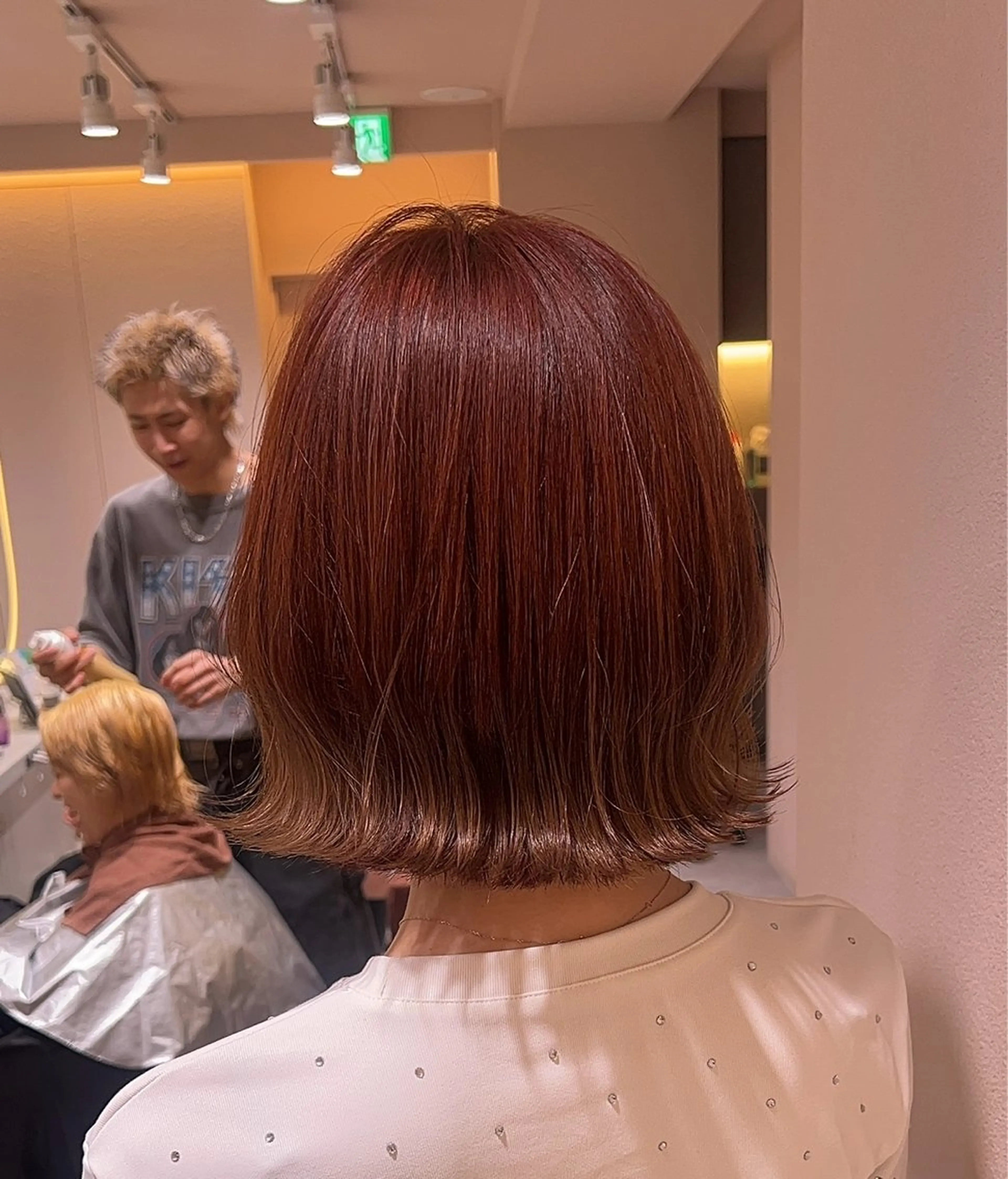 ショート ボブ sand yokohama所属・ほの/ボブ/透明感カ ラー/レイヤーカットのヘアスタイル