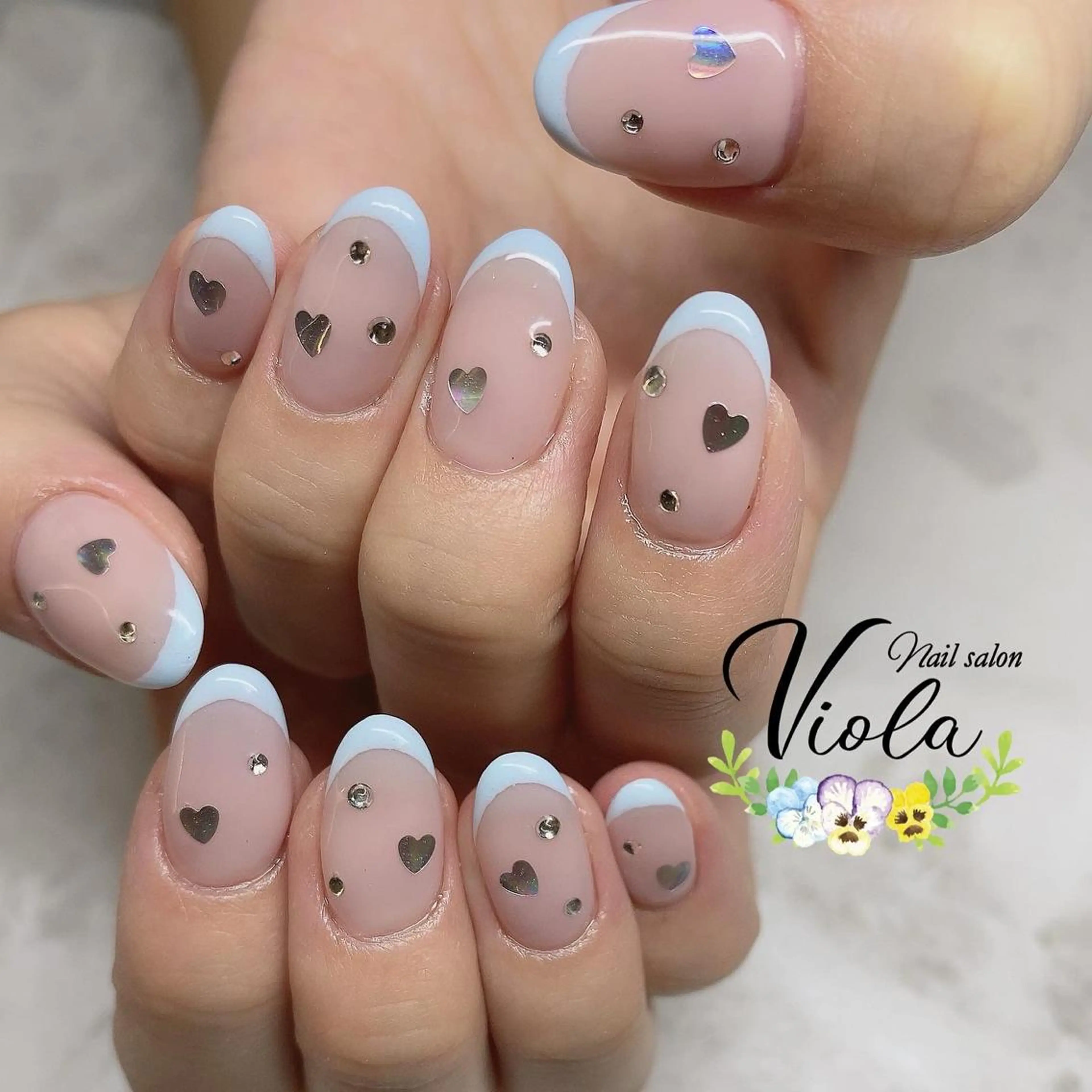 ネイル フレンチネイル ハート 水色 ピンク ピンクベージュ ハンドネイル Nailsalon Viola所属・ネイルサロン Violaのネイルデザイン