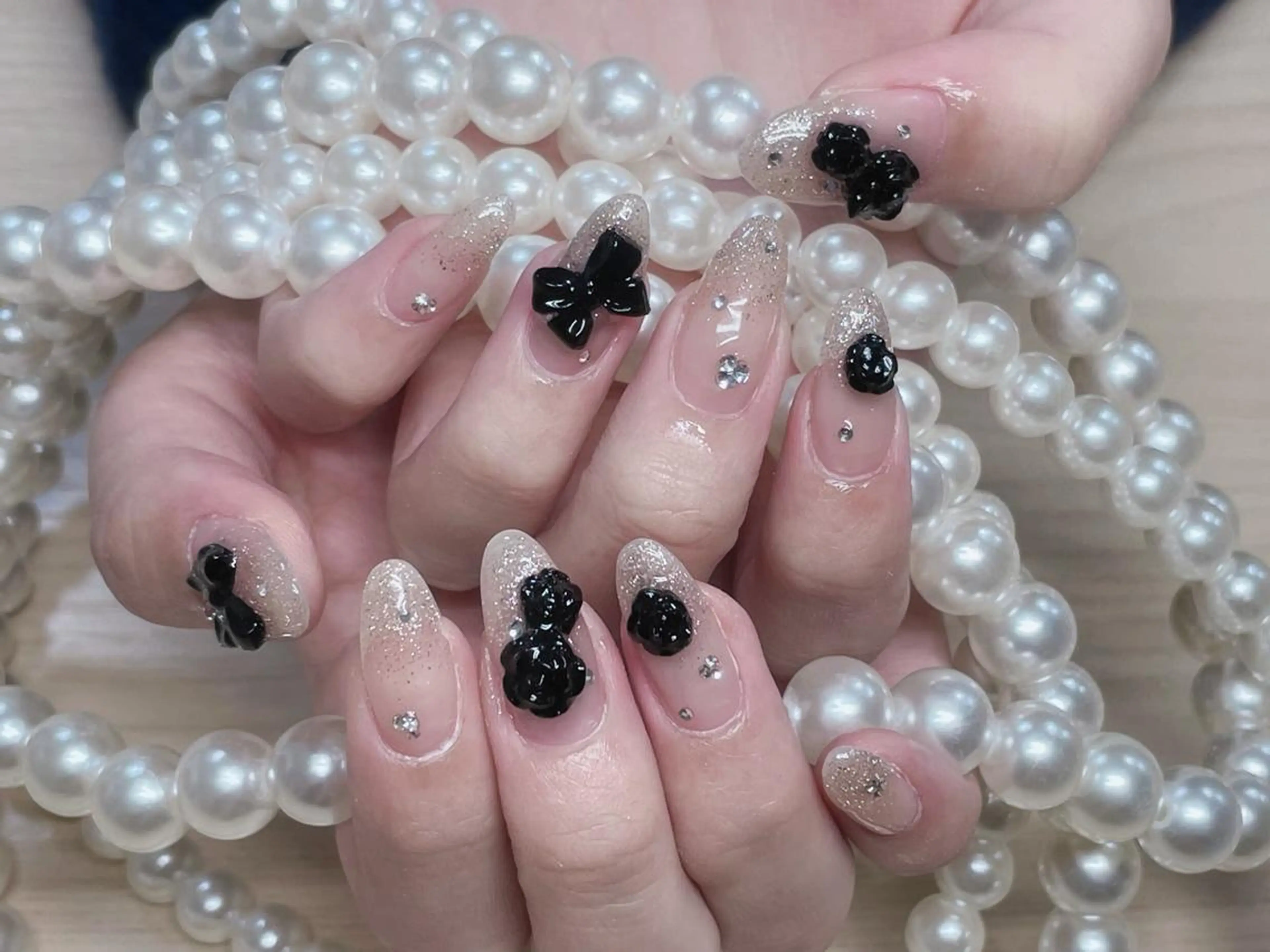 ネイル オーロラネイル 長さ出し フレンチネイル ガーリー キラキラネイル nanako nailのネイルデザイン