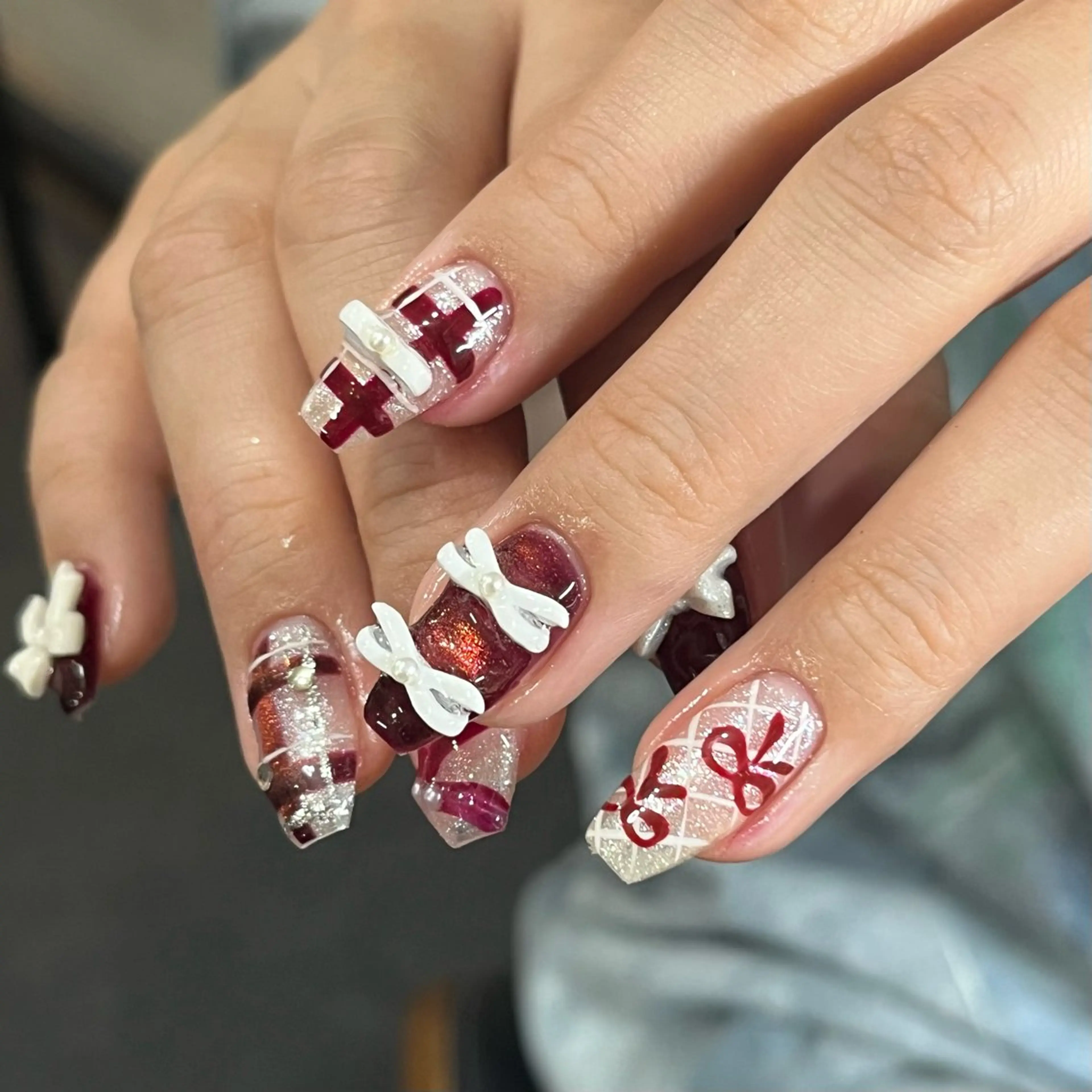 ネイル ガーリー マグネットネイル リボン ハンドネイル ハンドケア 🎀NAIL🎀 AI🪄︎︎◝✩のネイルデザイン