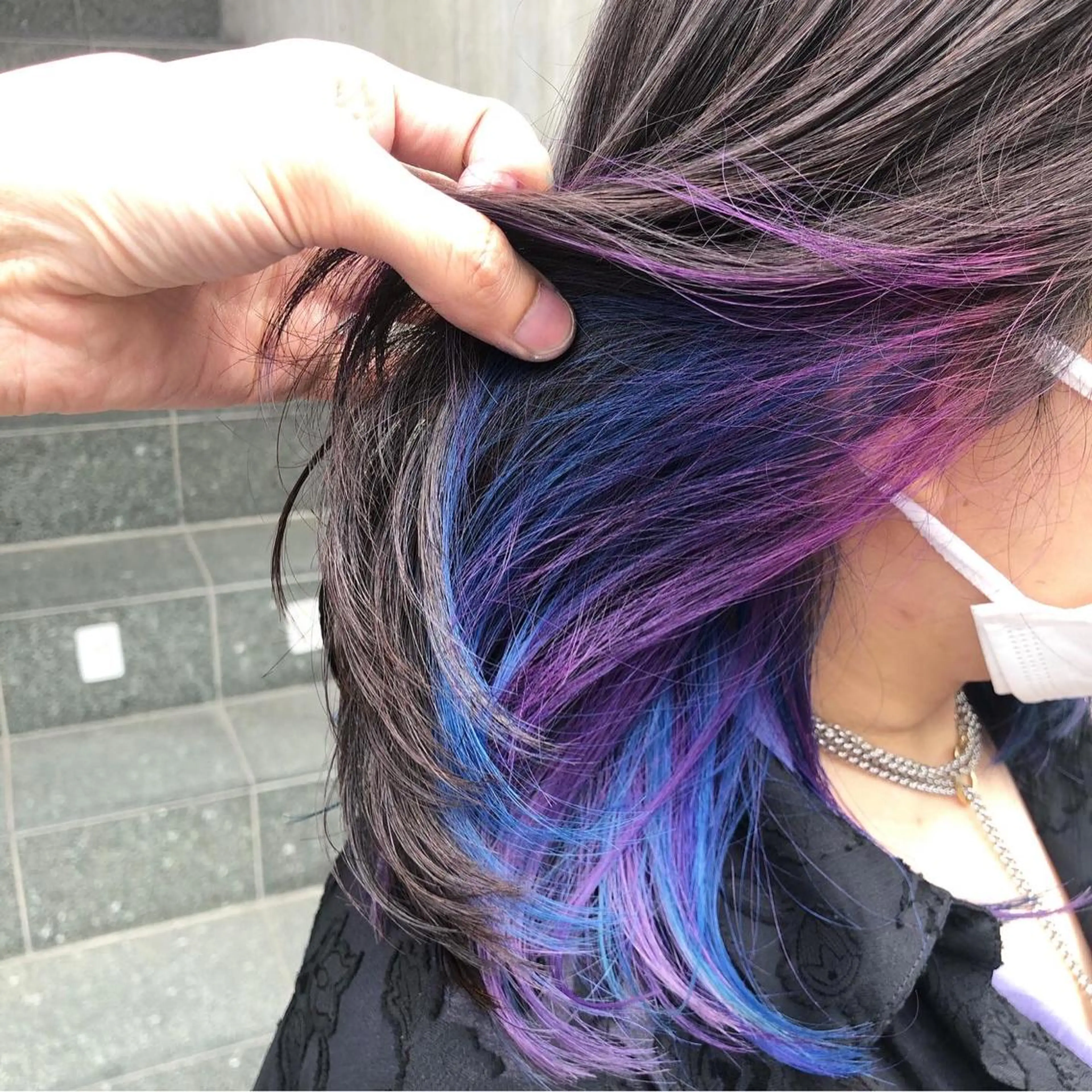 ミディアム カラー イヤリングカラー カット ヘアカラー トリートメント 原宿サロン代表 デザインカラー伊藤卓のヘアスタイル