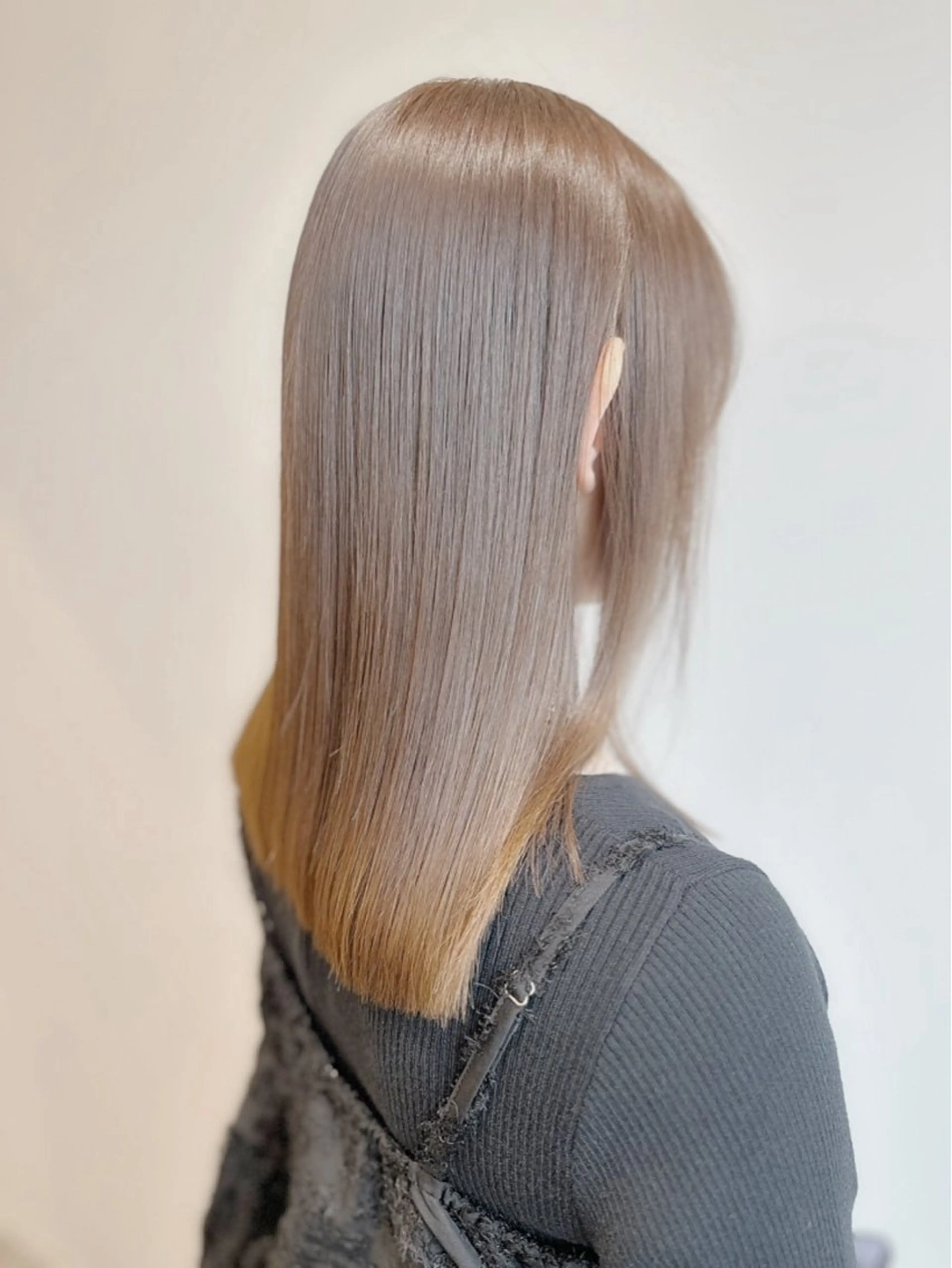 セミロング カット 縮毛矯正 ヘッドスパ Jr.stylist 彩乃のヘアスタイル