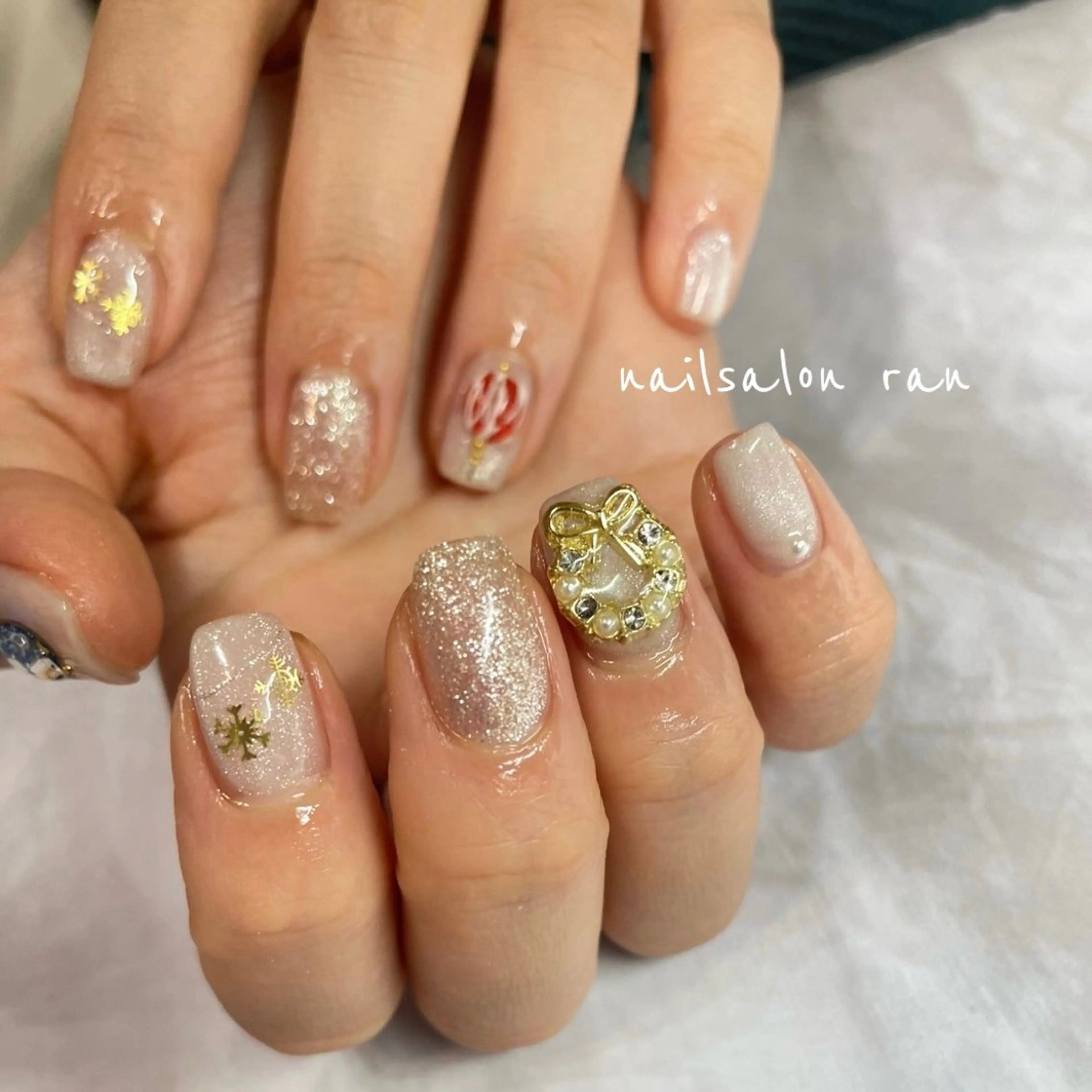ネイル キラキラネイル 冬ネイル クリスマス ハンドネイル ハンドケア nailsalon ranのネイルデザイン