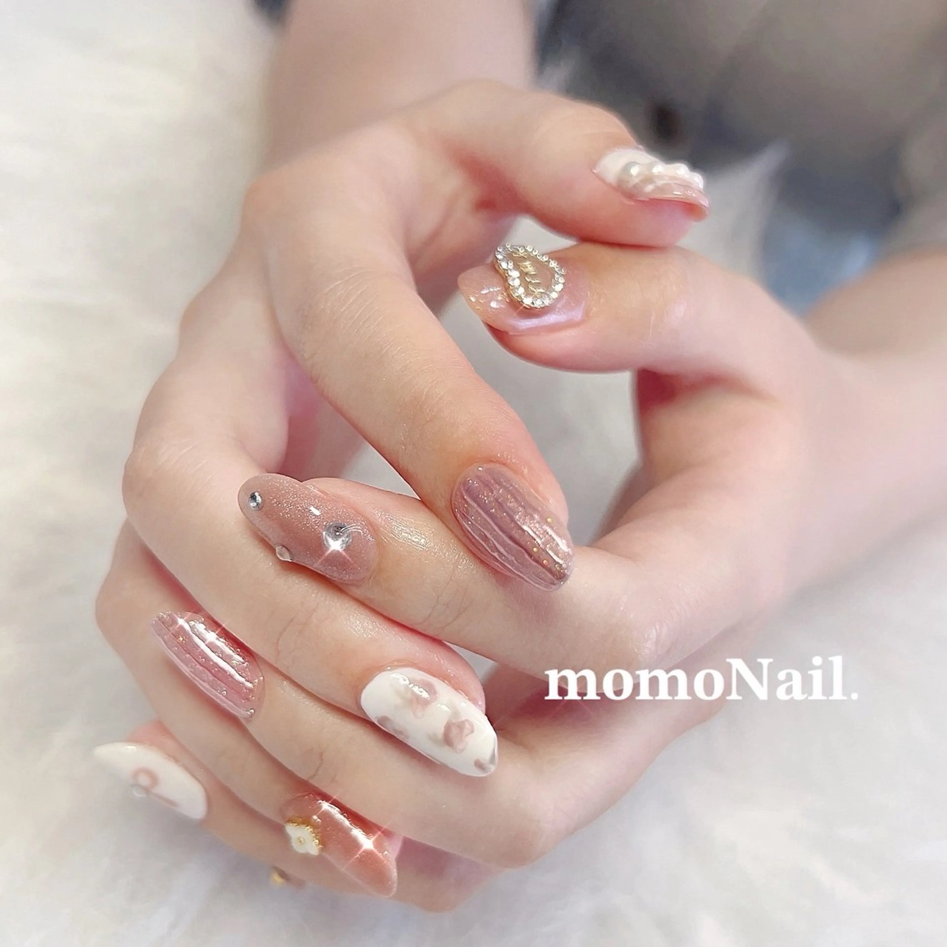ネイル フラッシュネイル 韓国ネイル マグネットネイル ピンク ワンホンネイル momoNail. momoka🍑のネイルデザイン