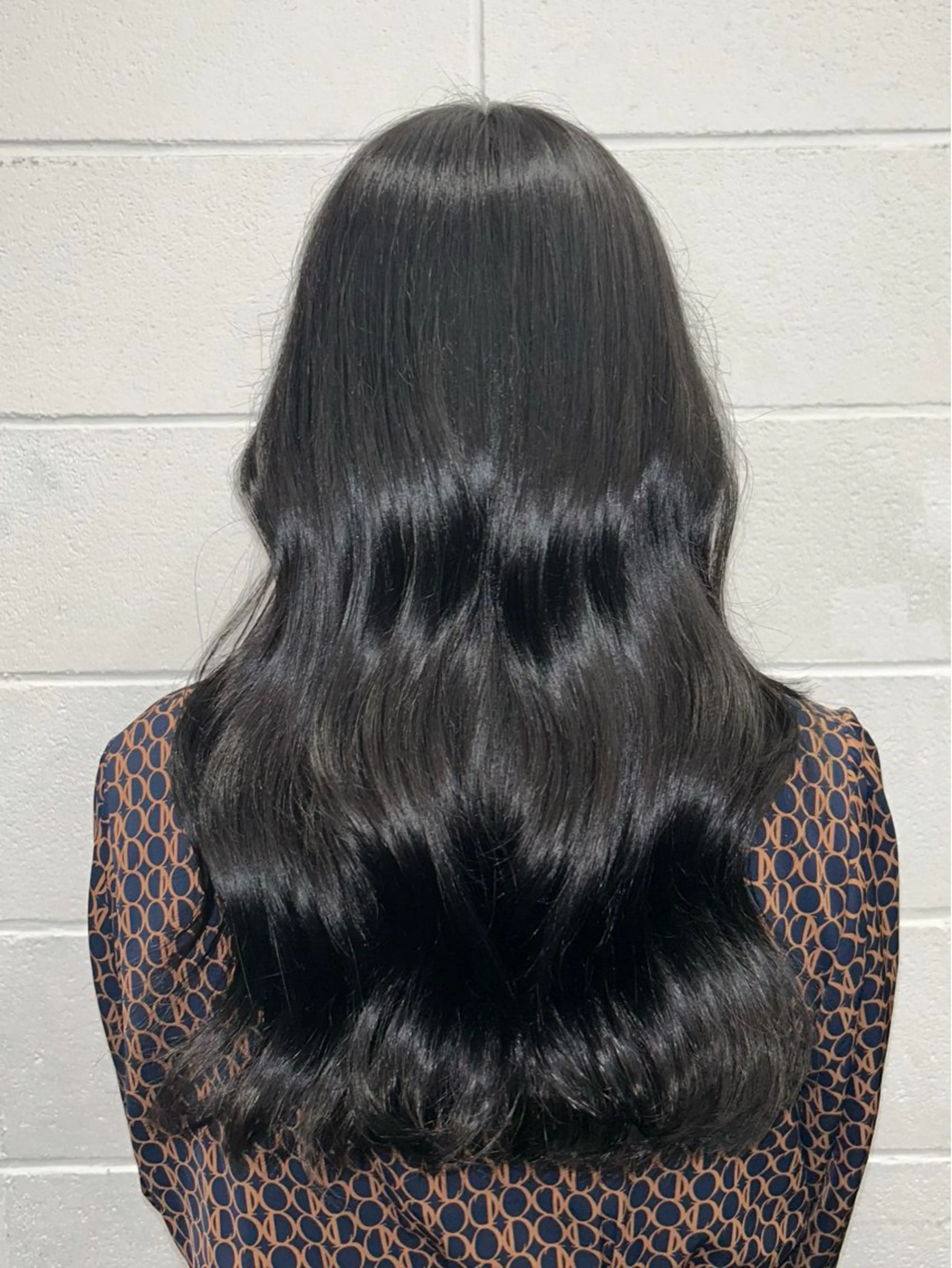 【ブリーチなしカラー 🫶🩵】　保水トリートメント付き❕毛先をそろえるカット、前髪カット無料です💇の写真