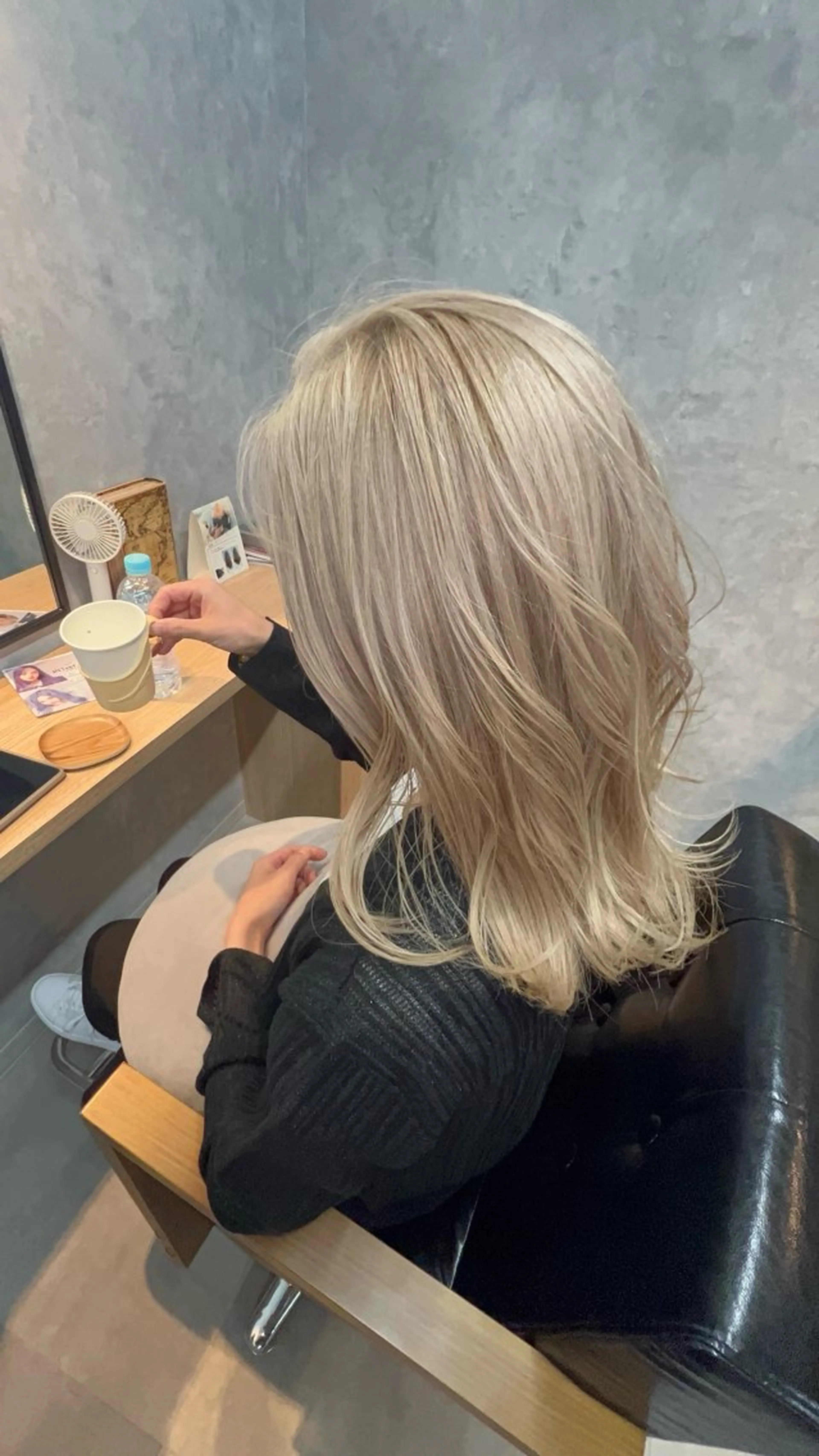 セミロング カット ヘアカラー 👓moto トップカラーリストのヘアスタイル