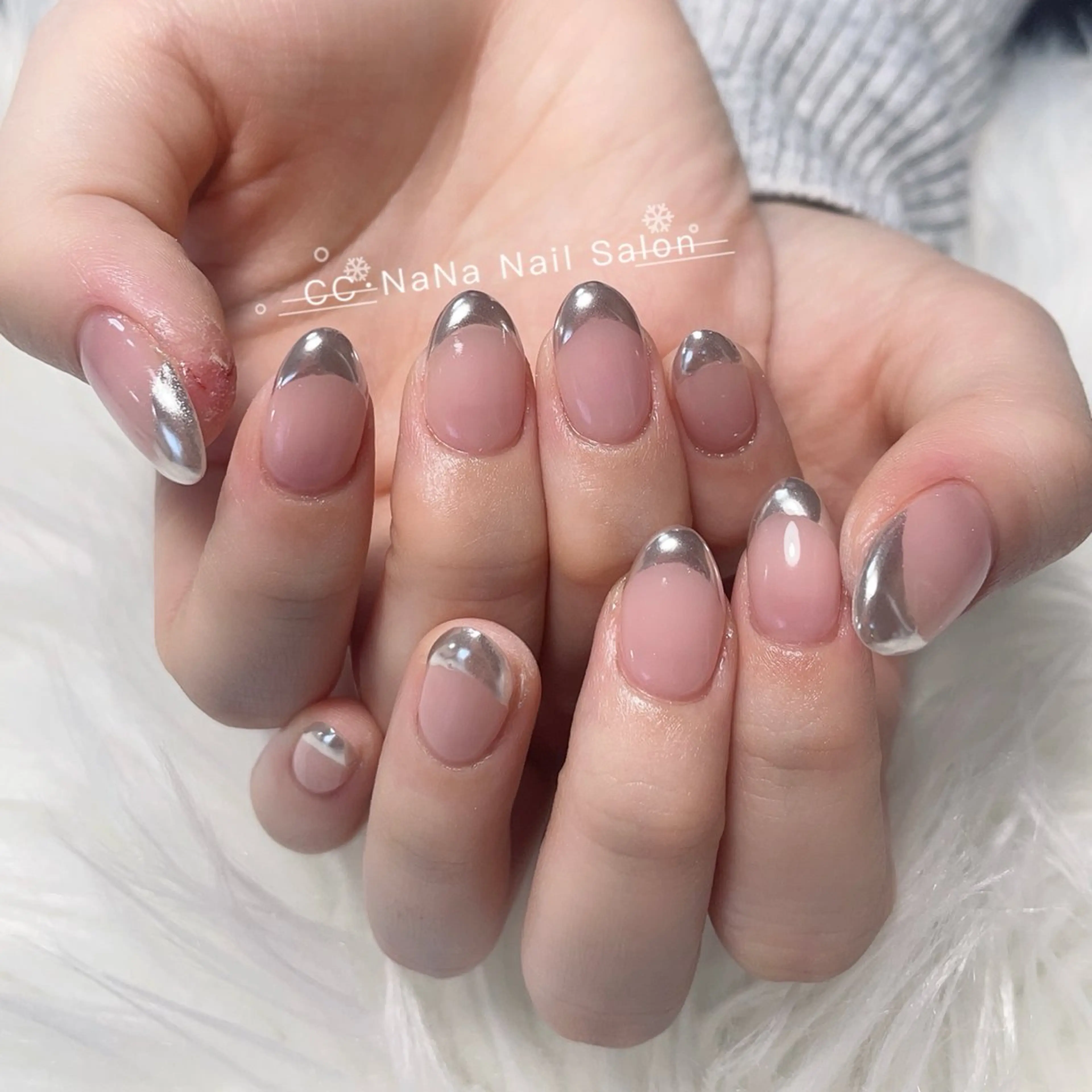 【初回オフ無料ケア込み】🪞ミラーフレンチ💅🏻ベースあり【すぐ予約OK】厚み出す込みの写真