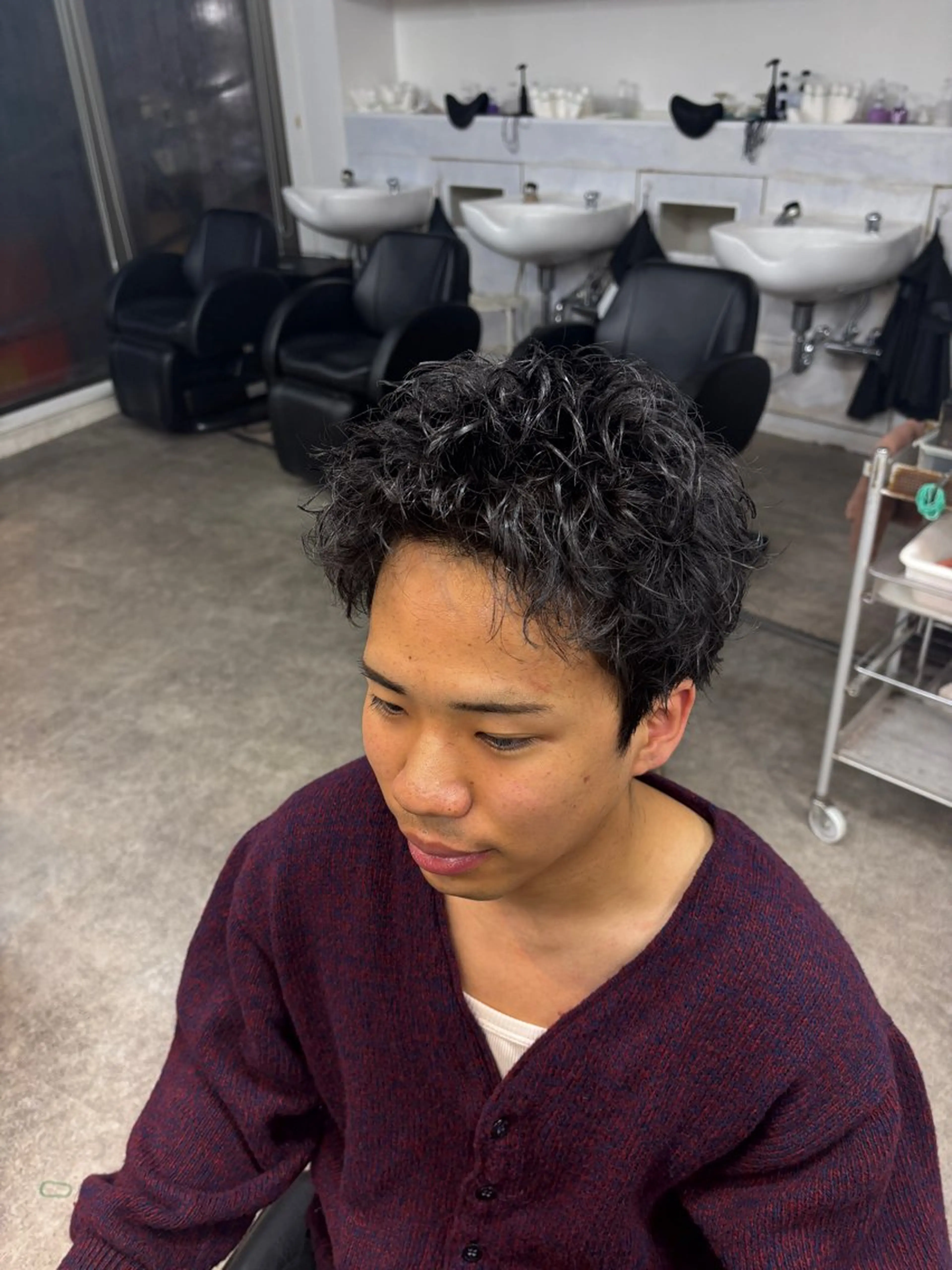 ショート パーマ メンズ センターパート モヒカン メンズパーマ ソフトモヒカン メンズツイストパーマ カット パーマ ヘアセット 原宿スパイラルパーマ 波巻きパーマ/隼士のヘアスタイル