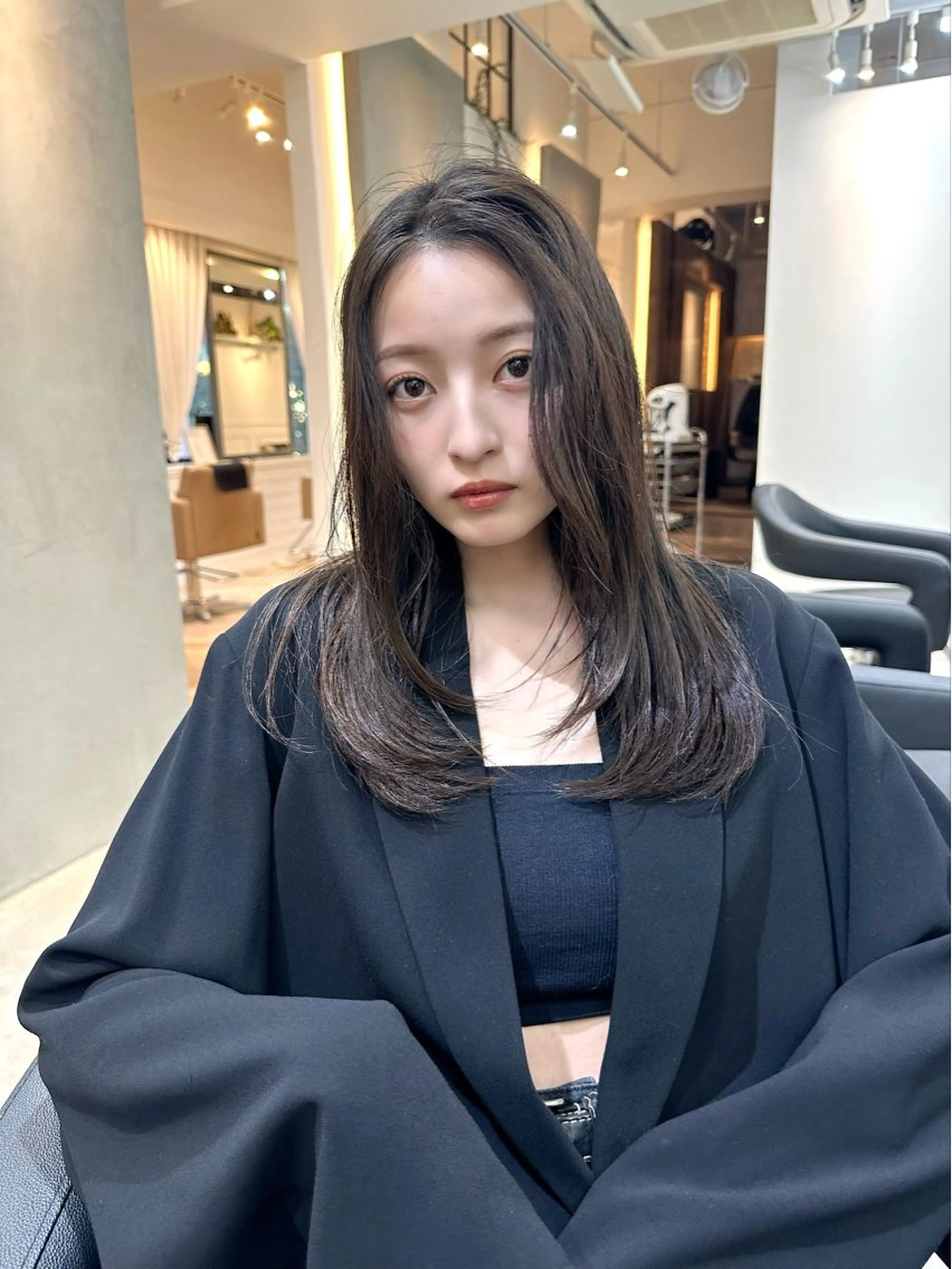 ロング レイヤー 顔周り グレージュ/添田晃基のヘアスタイル