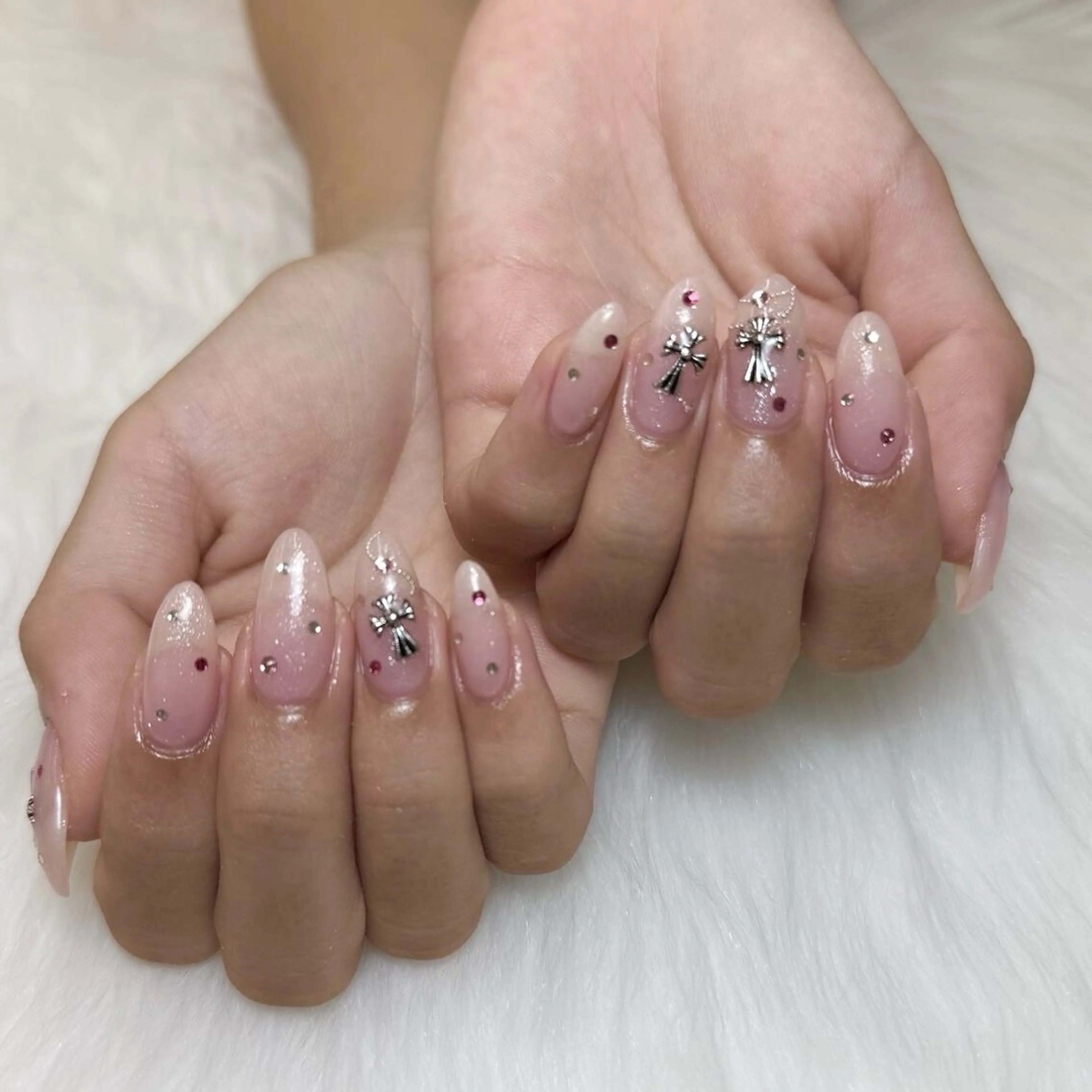 💎💅 【9月限定割引】持ち込みデザイン可能〈ジェルネイル〉/パーツつけ放題/他店当店オフ無料の写真