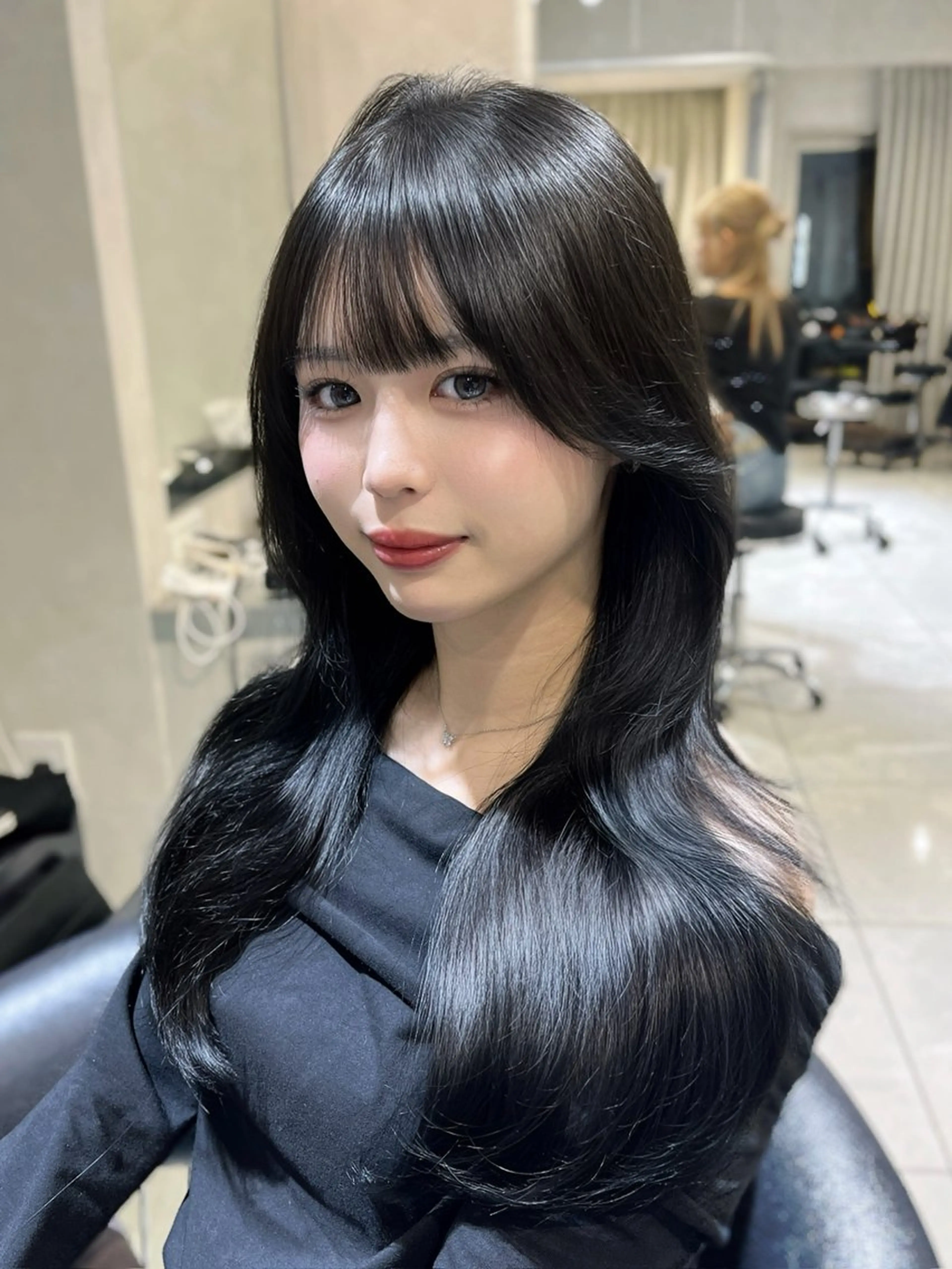 ロング カラー 黒髪 ブルーカラー ブルーブラック 韓国風ヘア レイヤーカット カット トリートメント 韓国レイヤー×モテ髪 /MITSUKI🤍のヘアスタイル