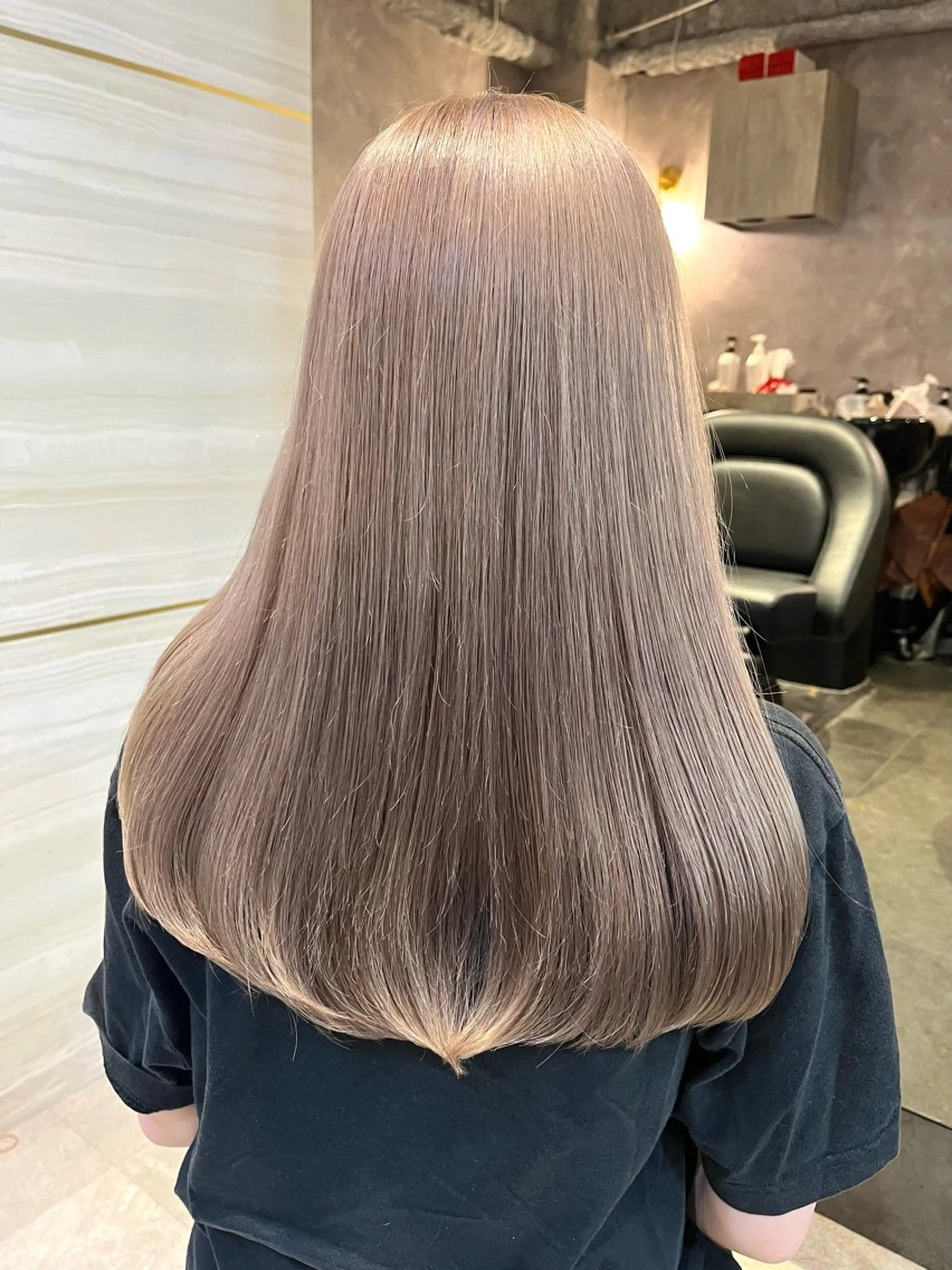 セミロング カラー ブリーチ ケアブリーチ ヘアカラー 💙Ami💙 elubylovisのヘアスタイル