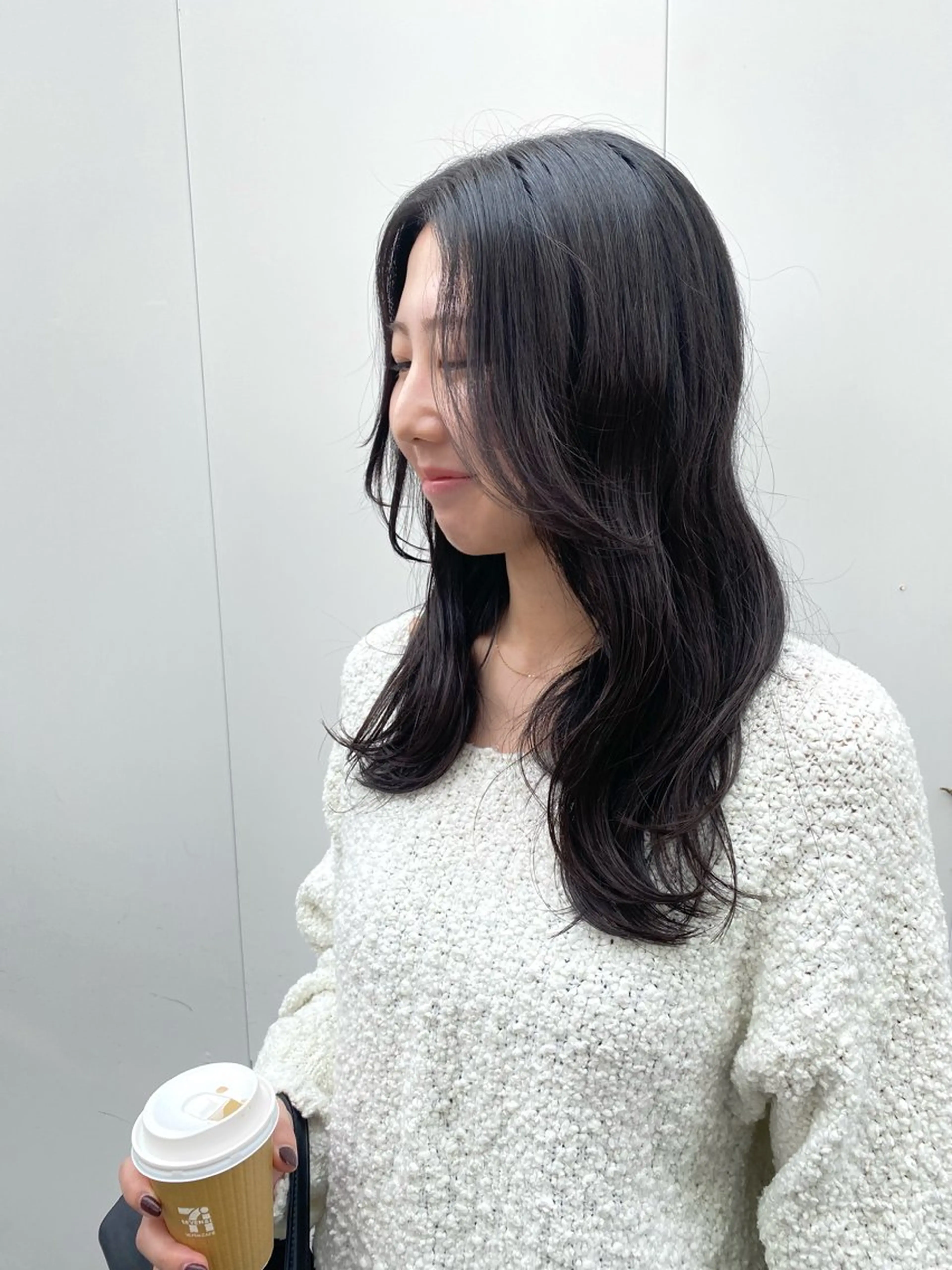 セミロング 顔まわりレイヤー レイヤーカット HIKARIS 相川所属・ウチダ ユウヤのヘアスタイル