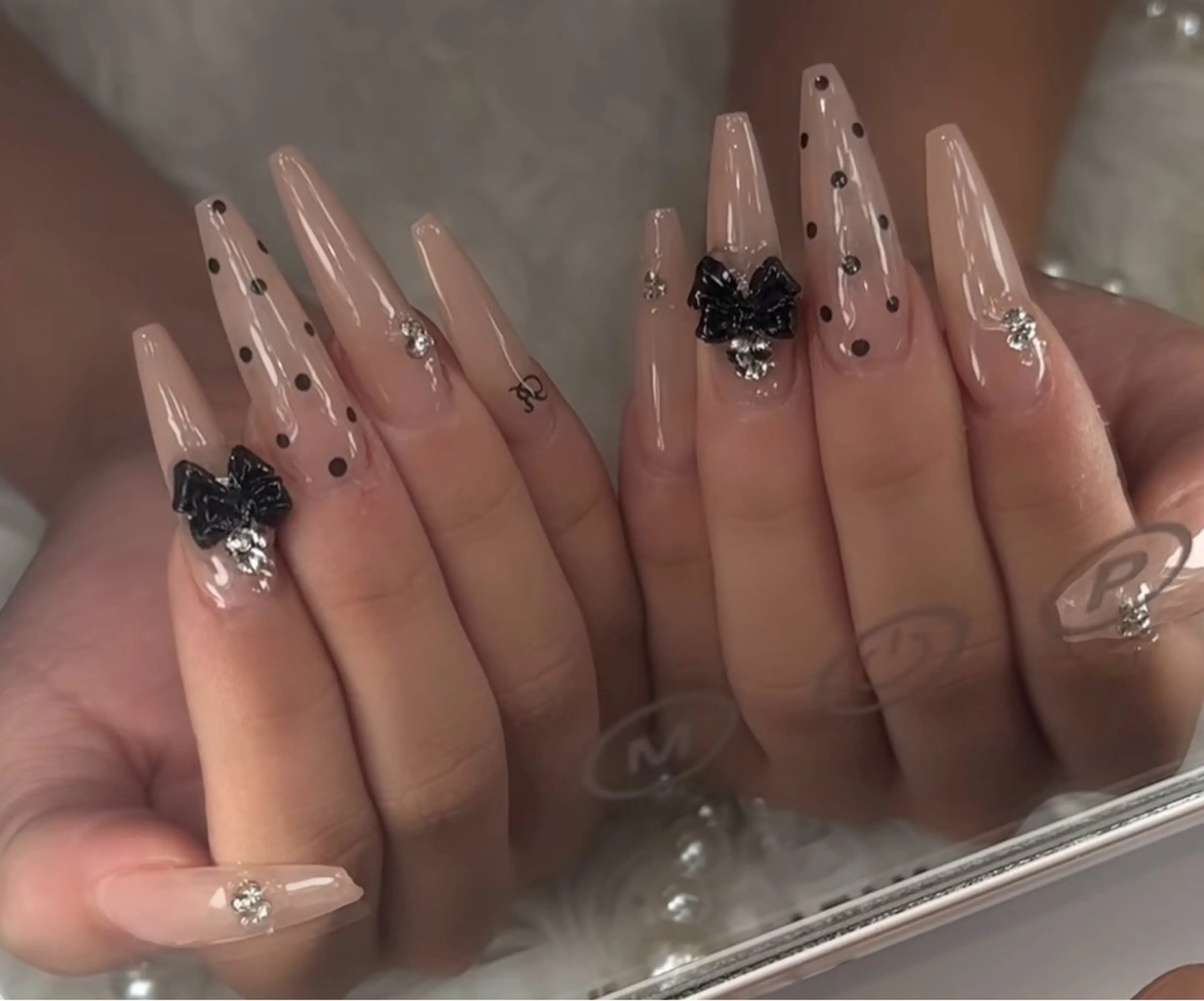 ネイル オーロラネイル フレンチネイル ジェルネイル ハロウィン キラキラネイル ハンドネイル H.baby Nail Salonのネイルデザイン