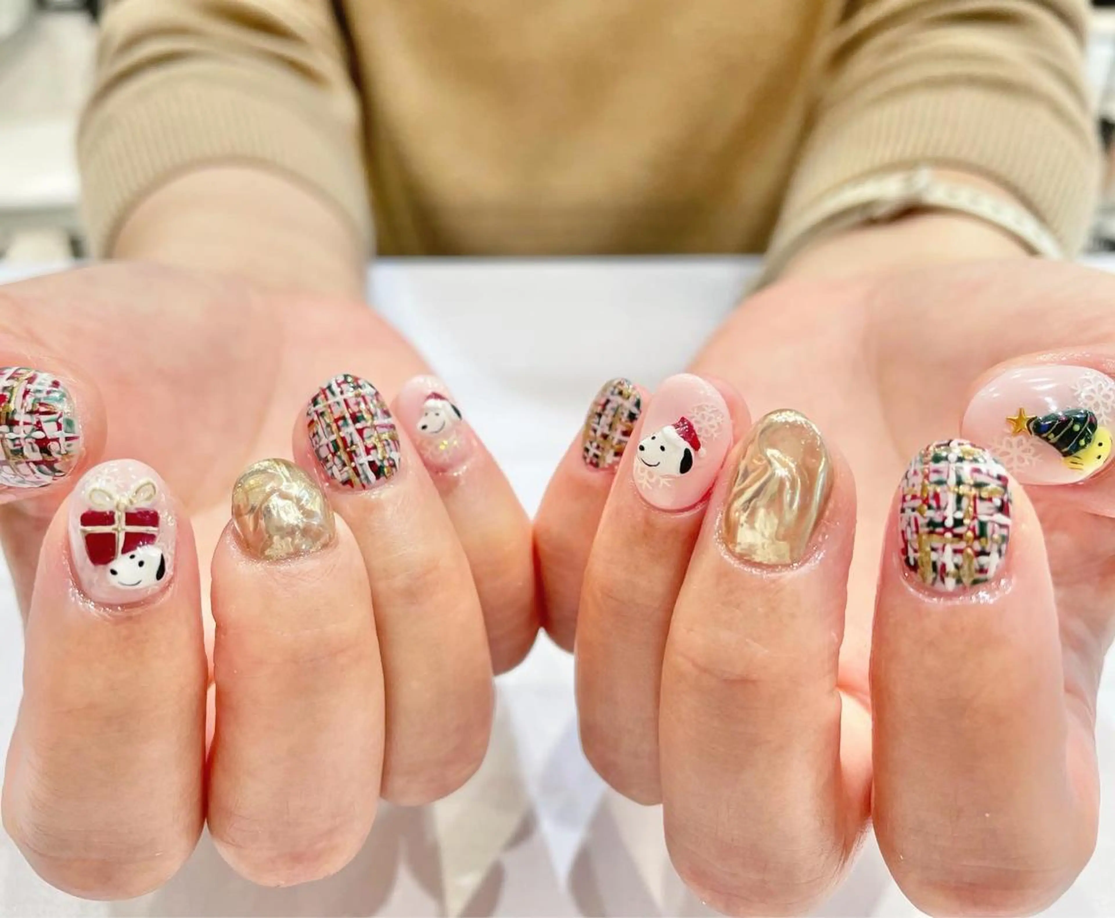 ネイル Ash関内ネイリスト 荒木晴香のネイルデザイン
