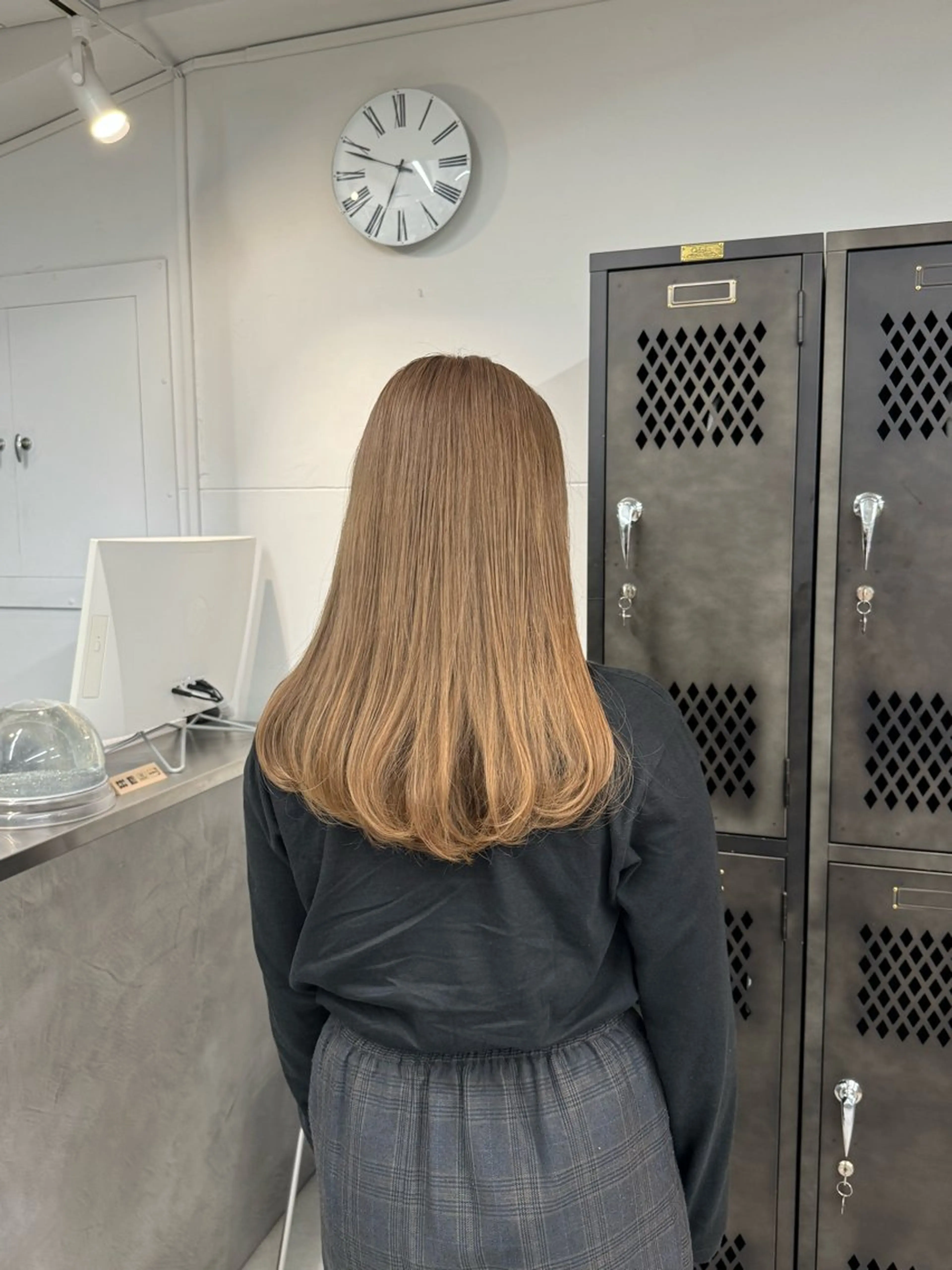 セミロング カット ヘアカラー INORI|艶カラ ー|フェイスレイヤーのヘアスタイル