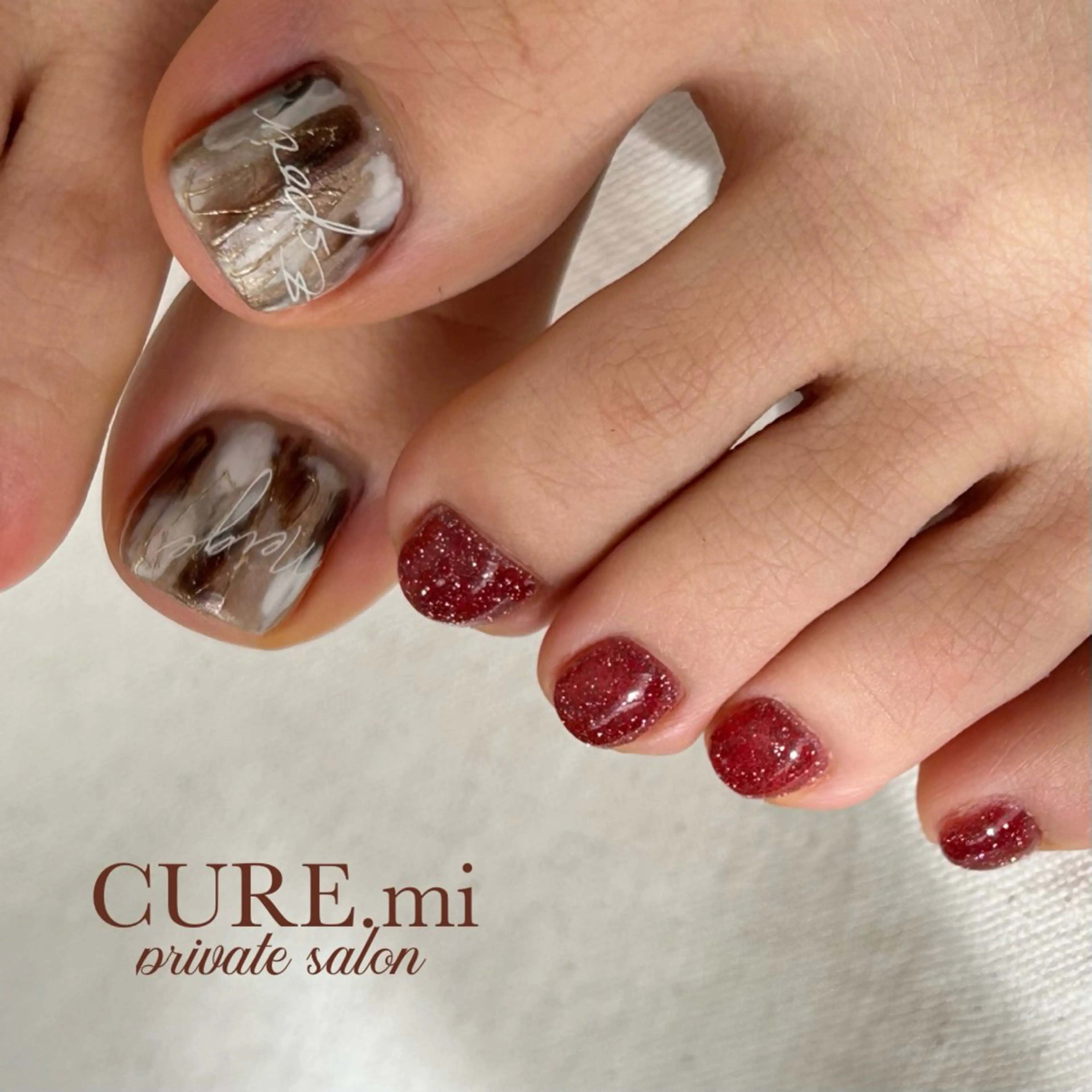 ネイル フラッシュネイル フットネイル キラキラネイル ニュアンスネイル フットネイル CURE.mi所属・伊藤 美香のネイルデザイン