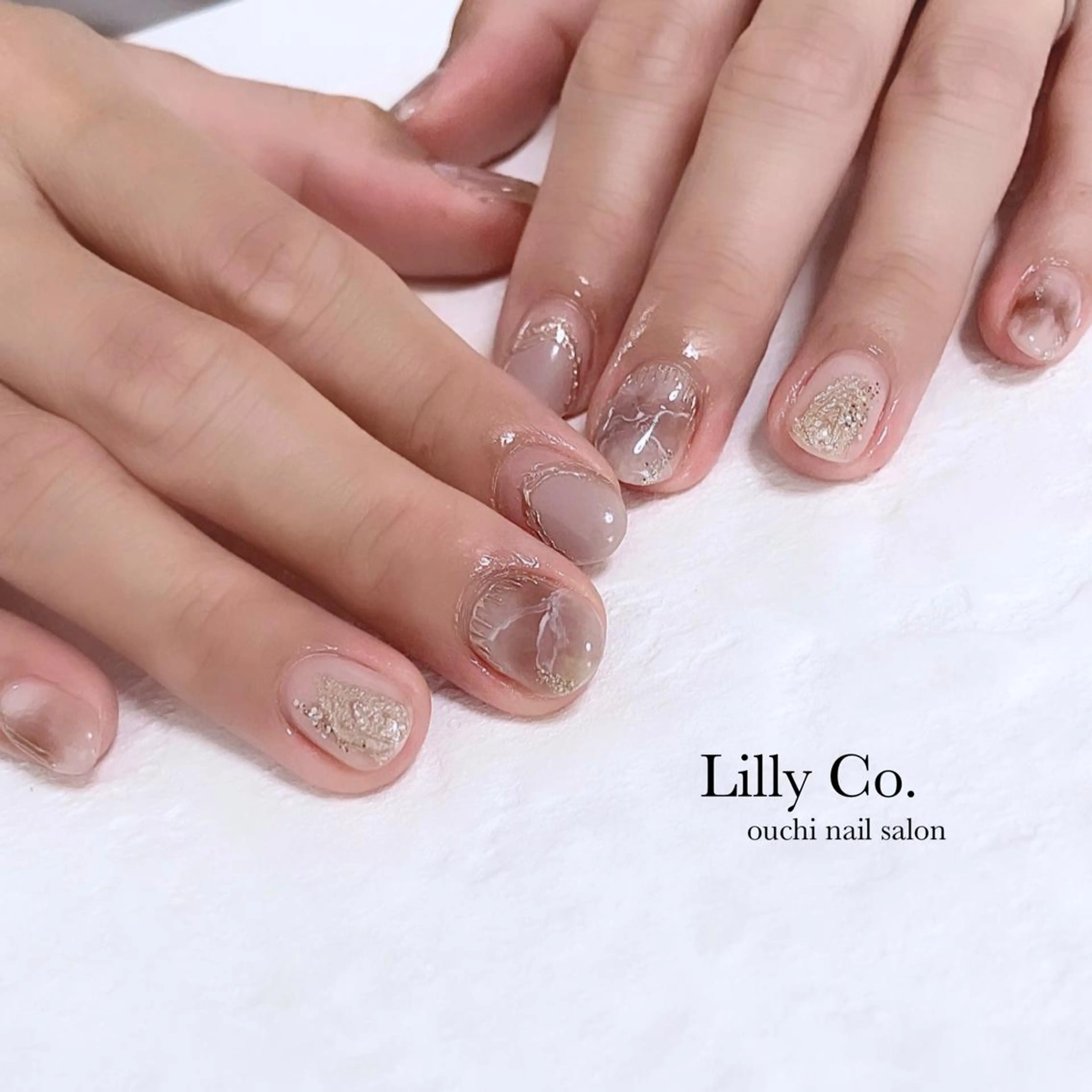 ネイル ニュアンスネイル ストーンネイル ハンドネイル ハンドケア Lilly Co.のネイルデザイン