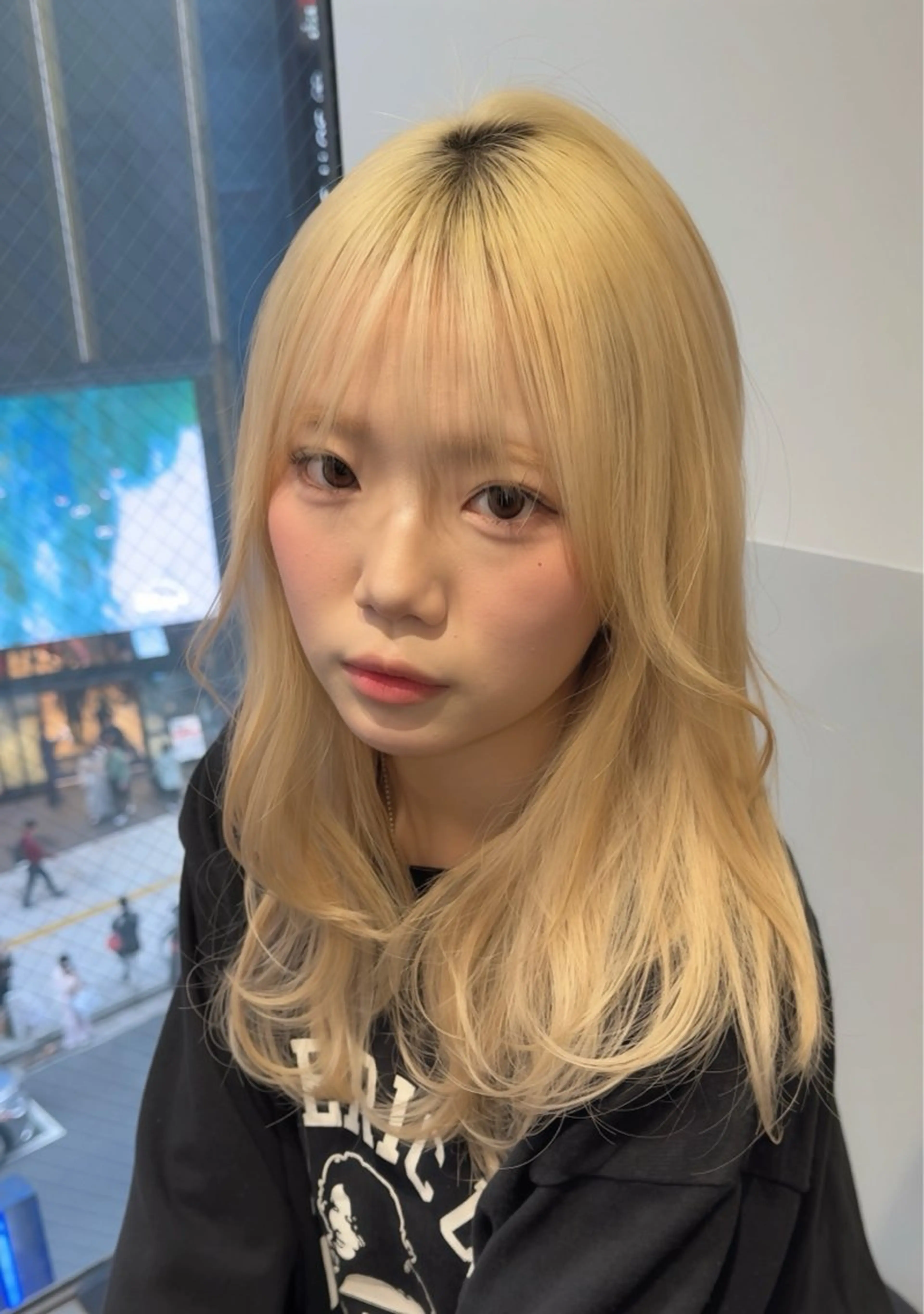 ミディアム レイヤーカット SALOWIN新宿三丁目【サロウィン】所属・レイヤー🔶髪質改善 🔶透明感カラー青木のヘアスタイル