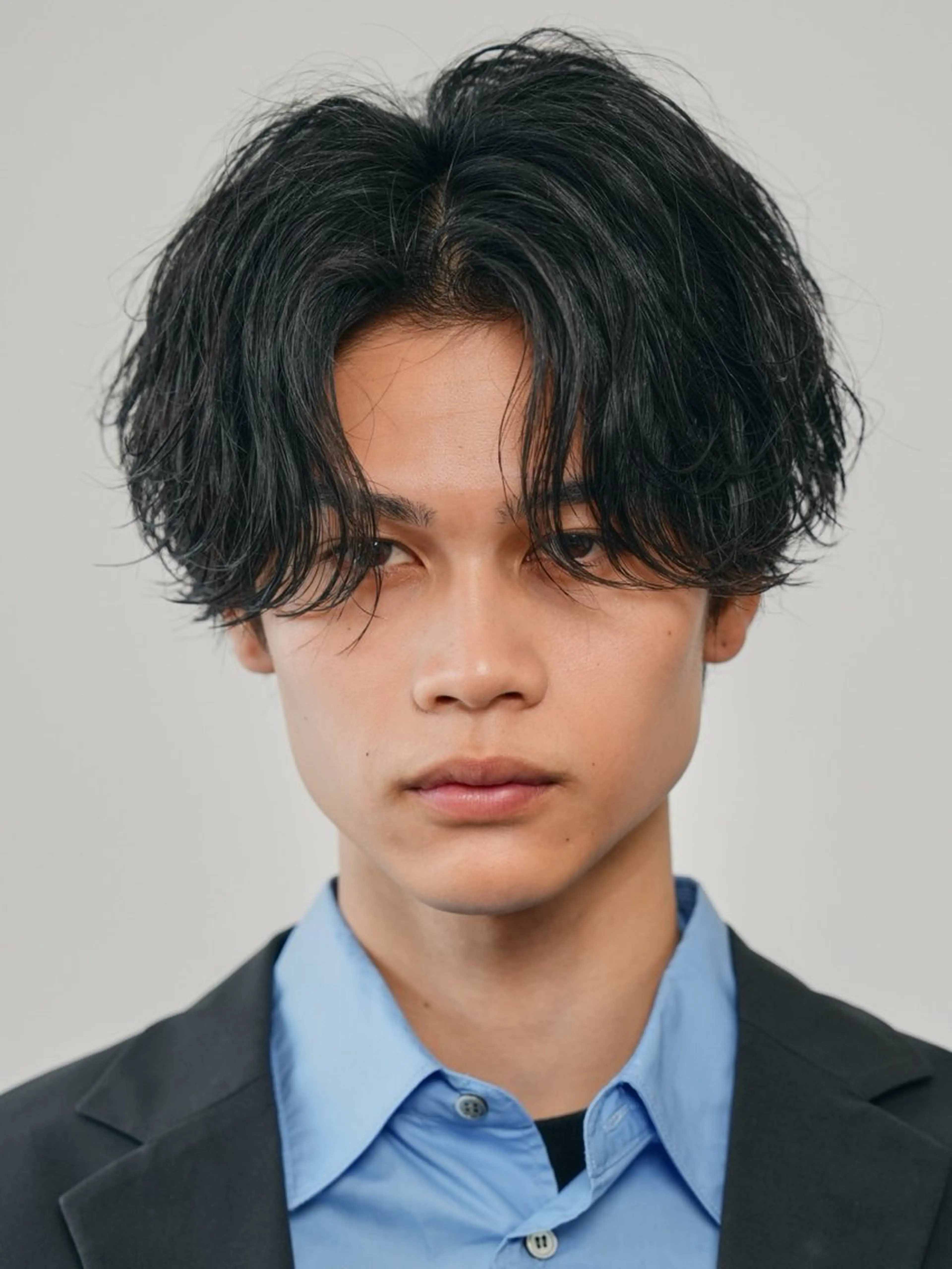 パーマ メンズ センターパート フェザーパーマ メンズパーマ ニュアンスパーマ パーマ fifth 渋谷原宿 波巻きパーマイノウエのヘアスタイル