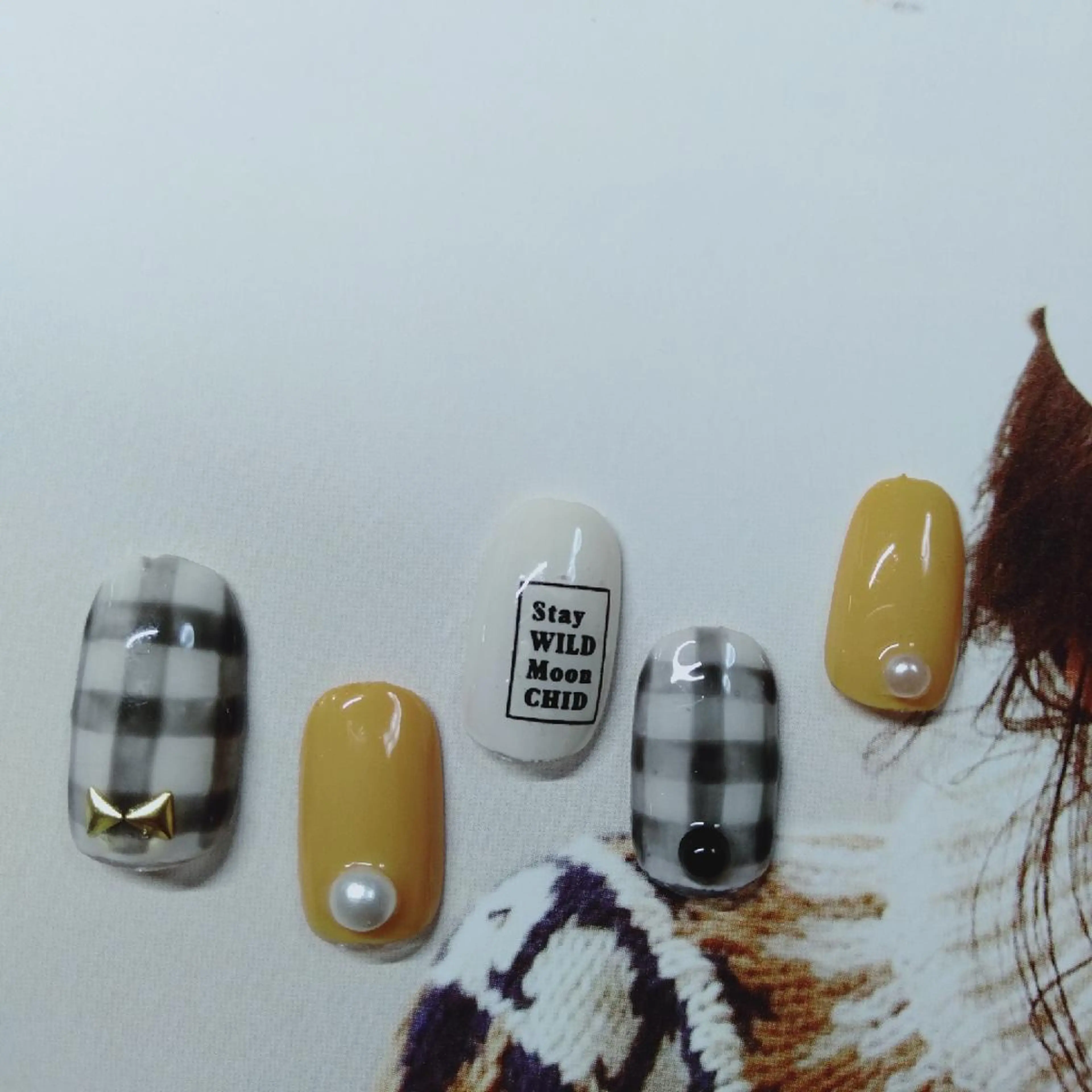 ネイル 黄色 爪工房ぱるっこ所属・川岡 香を里のネイルデザイン