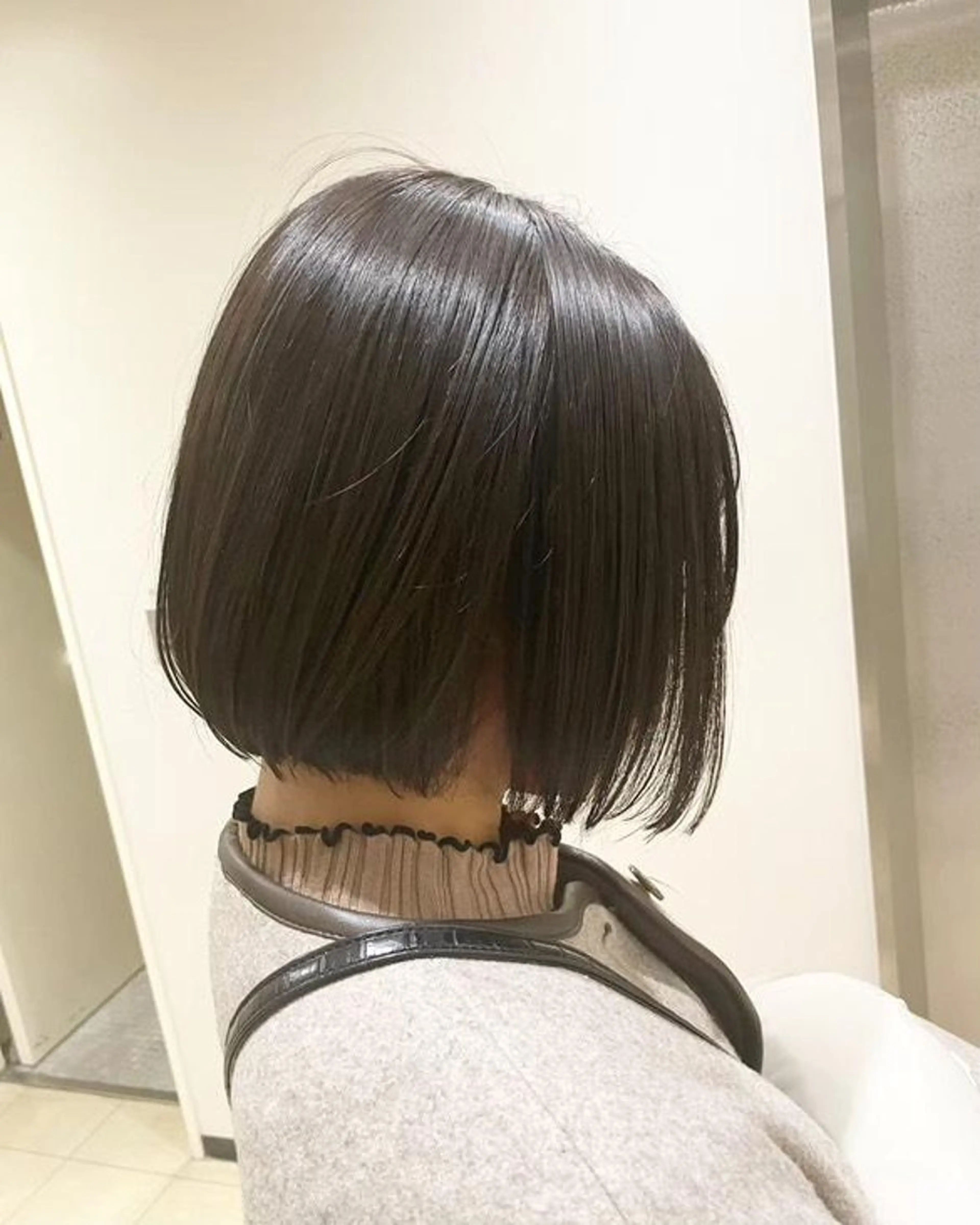 カラー ショート shoto ベージュカラー、ボブのヘアスタイル