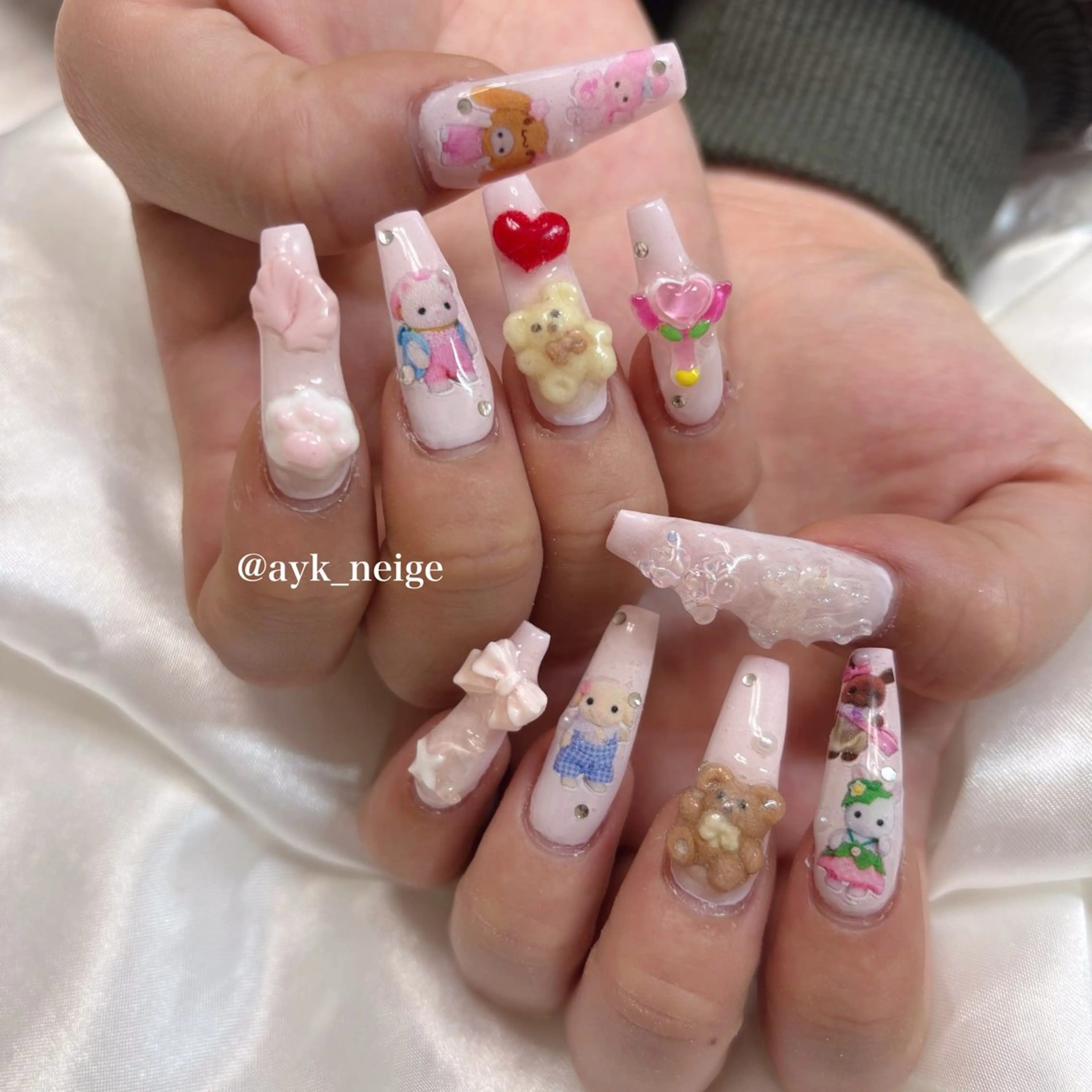ネイル フットネイル キラキラネイル 韓国ネイル リボン シンプルネイル n'eige nail所属・大谷 綾香のネイルデザイン