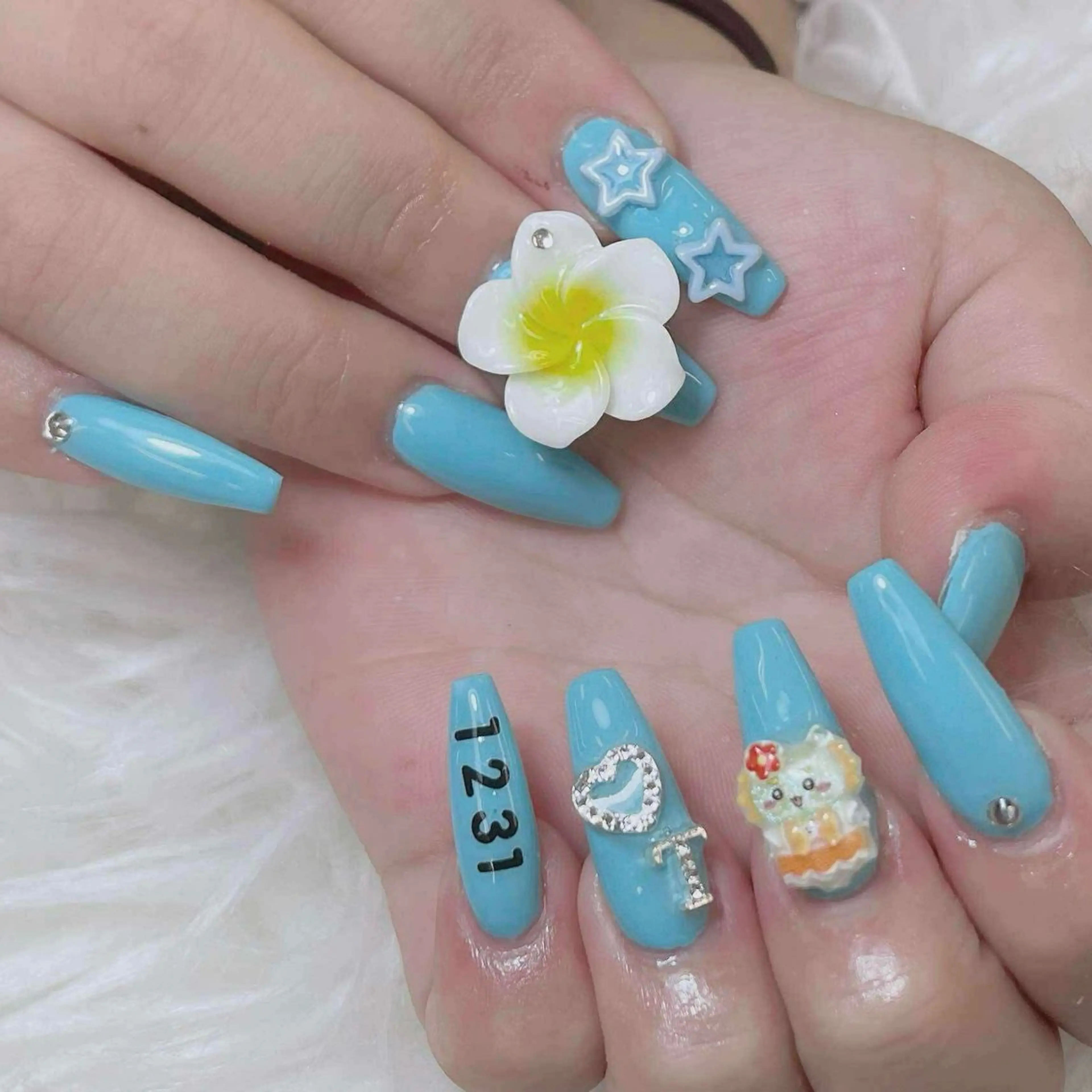 ネイル ハンドネイル ANH NAIL ゴテゴテ専門店💎のネイルデザイン