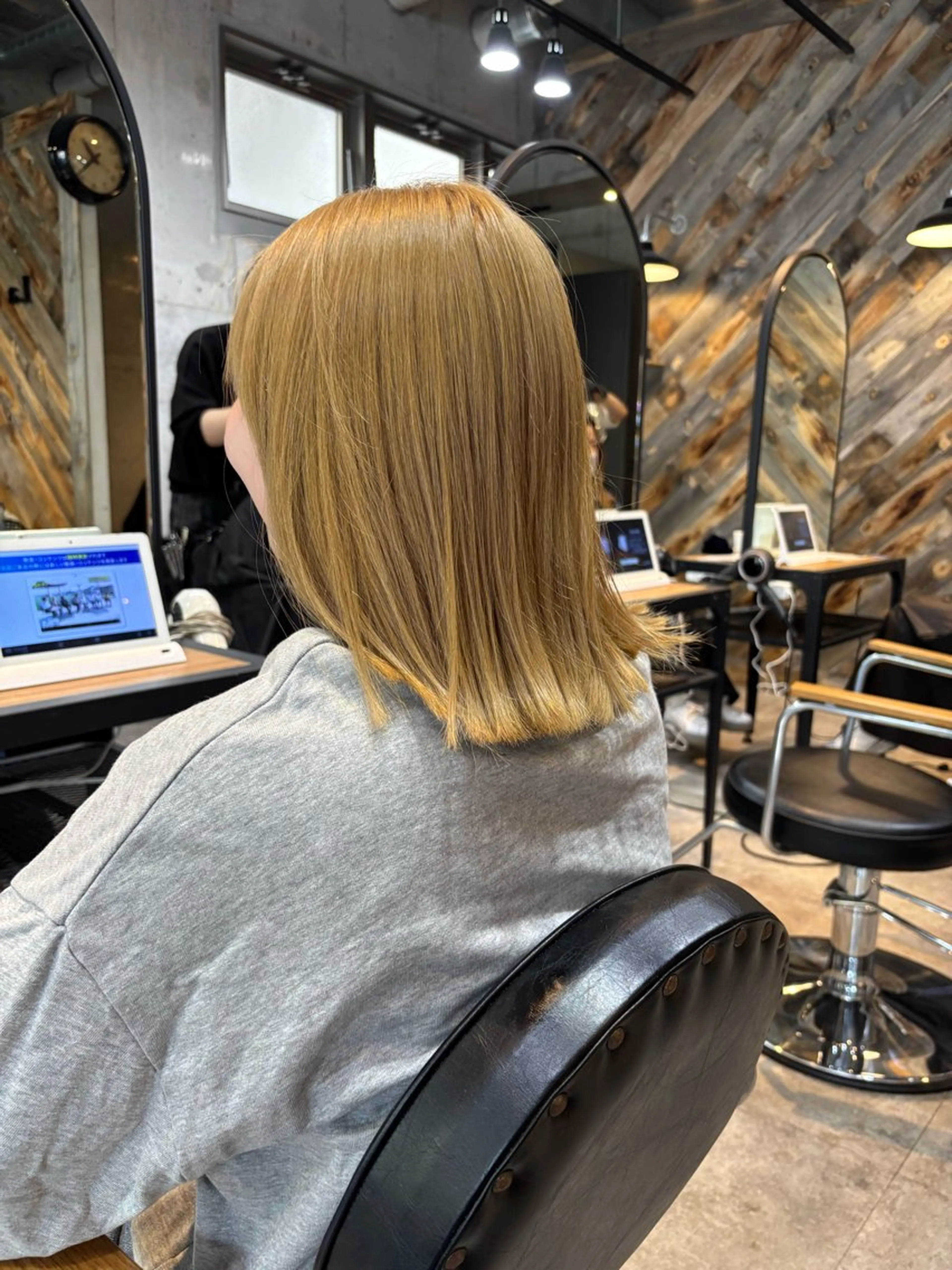 ショート カラー ブロンド カット ヘアカラー La fith hair root 大橋店【ラフィスヘアー ルート】所属・吉田 光希のヘアスタイル