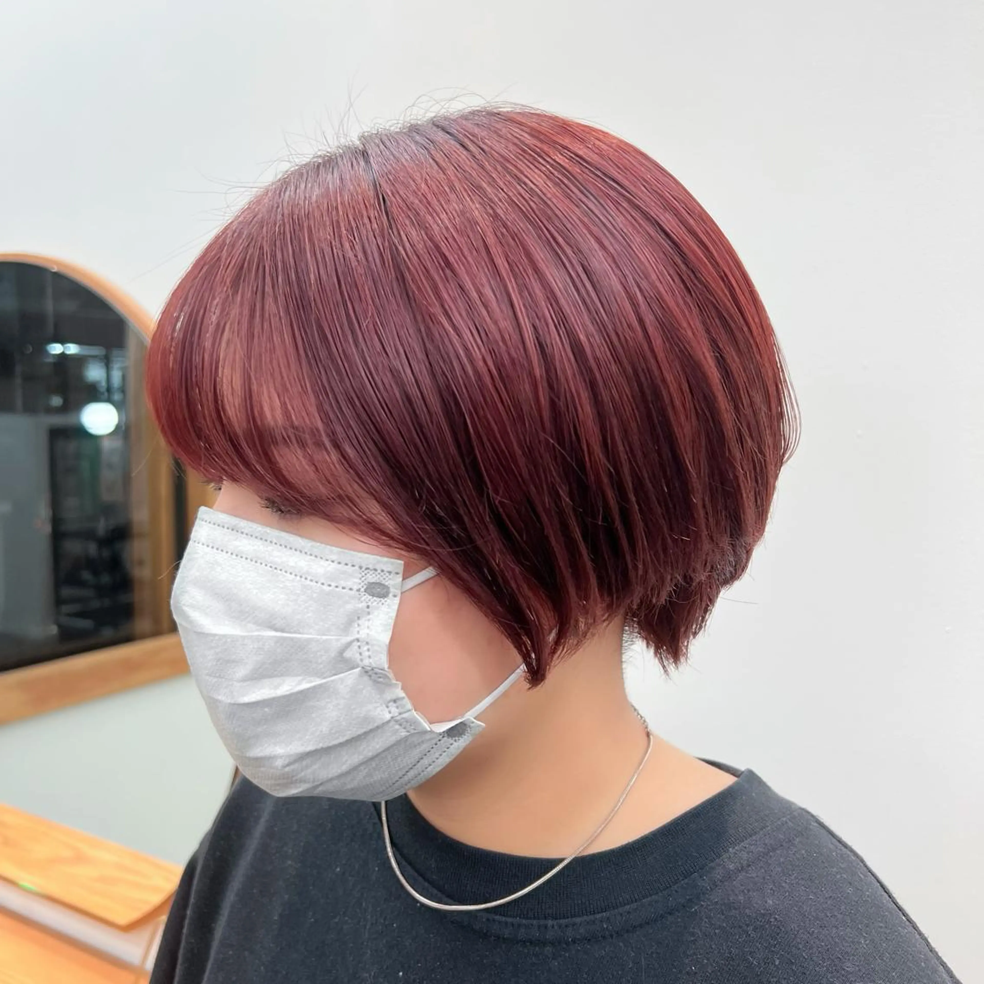カラー ブリーチ ボルドーカラー ☑️aiko【艶 カラー・ショート募】のヘアスタイル