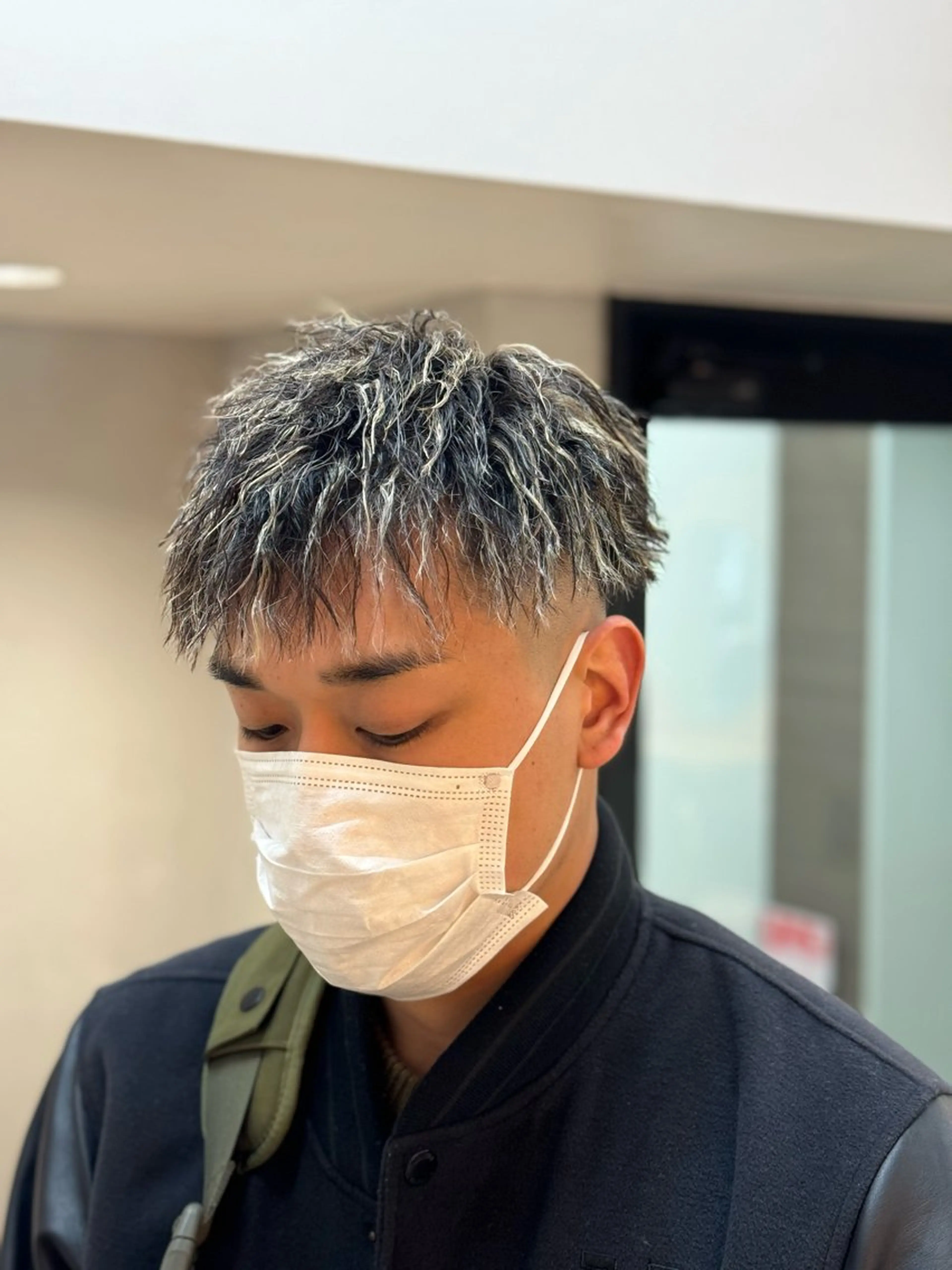 メンズ メンズハイライト メンズパーマ メンズツイストパーマ ツイストパーマ カット ヘアカラー パーマ メンズ特化 TAKUYAのヘアスタイル