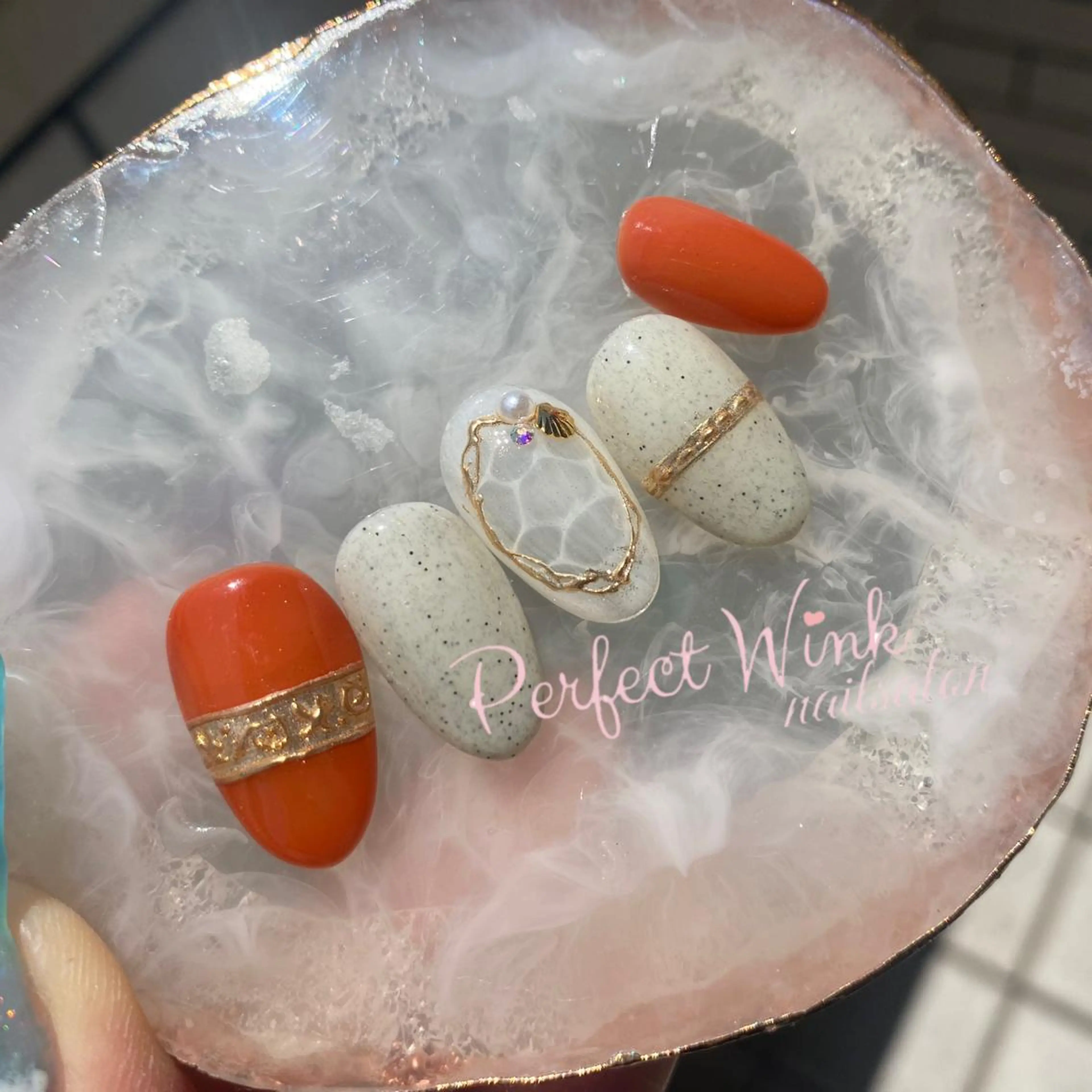 ネイル フレンチネイル ジェルネイル グラデーション キラキラネイル ラメ(グリッター) ハンドネイル 💅Perfect Wink RUI🌈のネイルデザイン