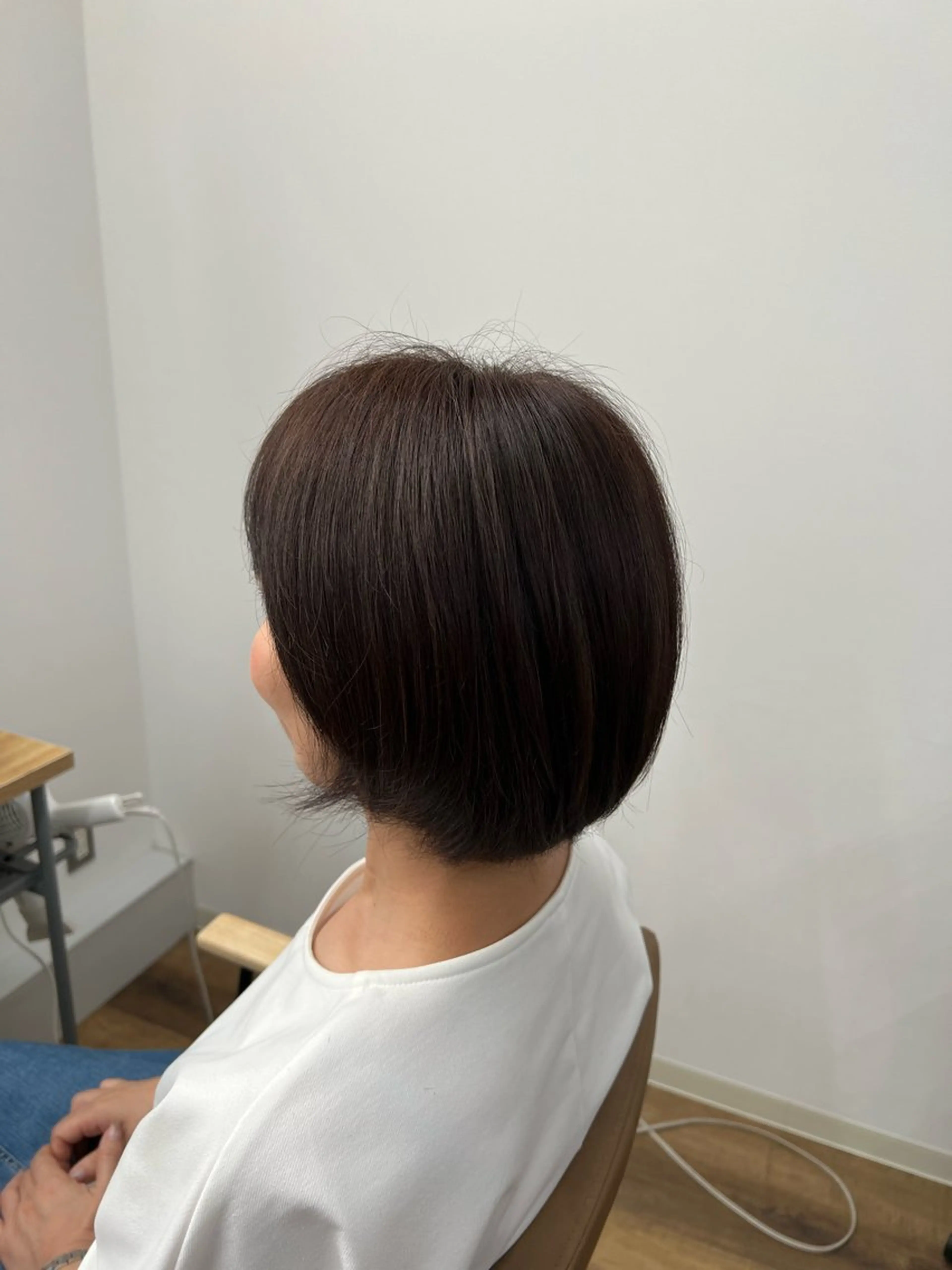〈女性限定・ショートヘアー〉カット➕シャンプー　(営業時間中は1100円)  営業後は0円の写真