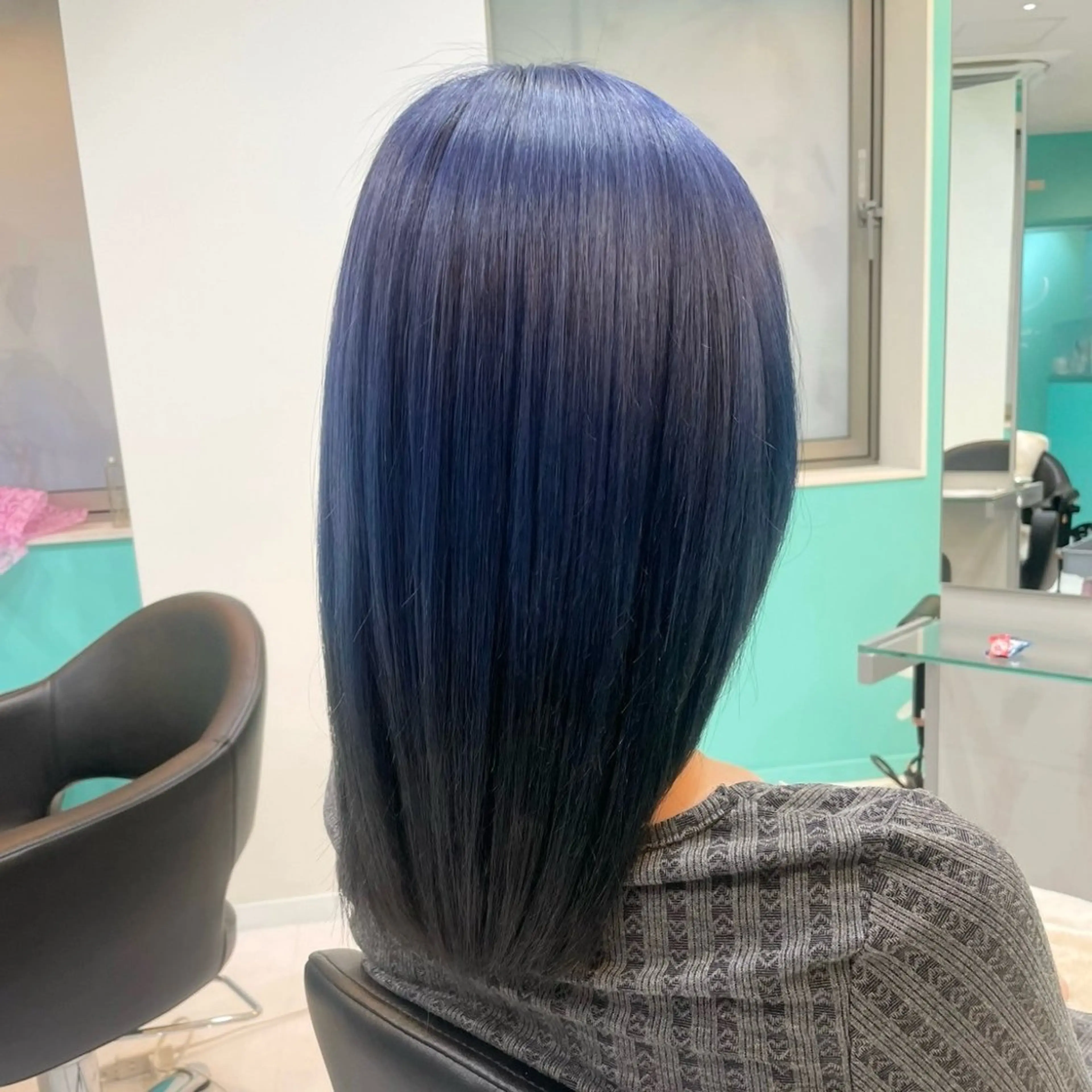 ミディアム カラー ブルーカラー ネイビーカラー 艶/透明感 🫧カラーのヘアスタイル