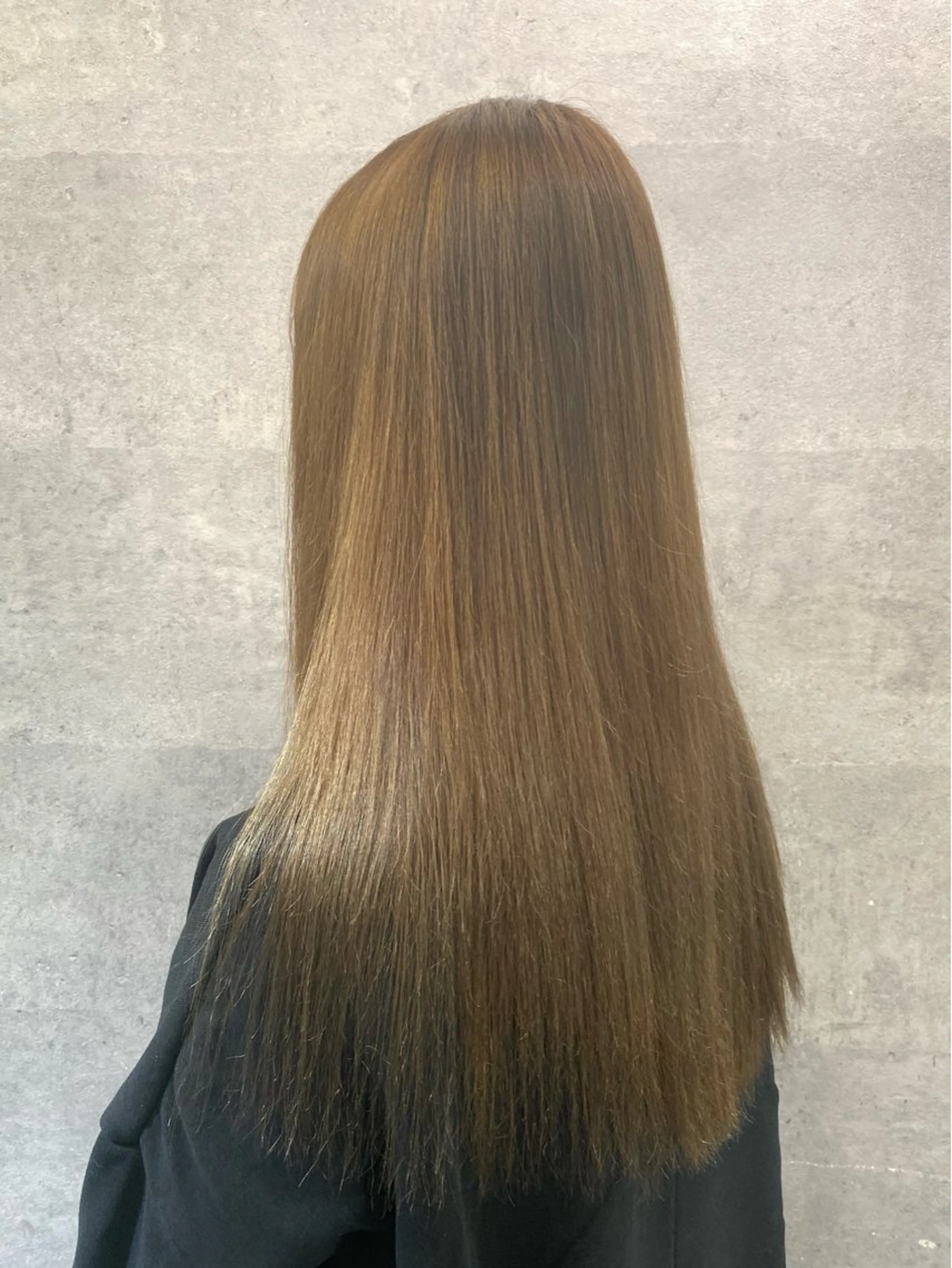 セミロング カラー アッシュ ベージュカラー 透明感カラー カット ヘアカラー トリートメント LATTE所属・垢抜け顔周り／韓国 ヘア𝑺𝒂𝒌𝒊のヘアスタイル