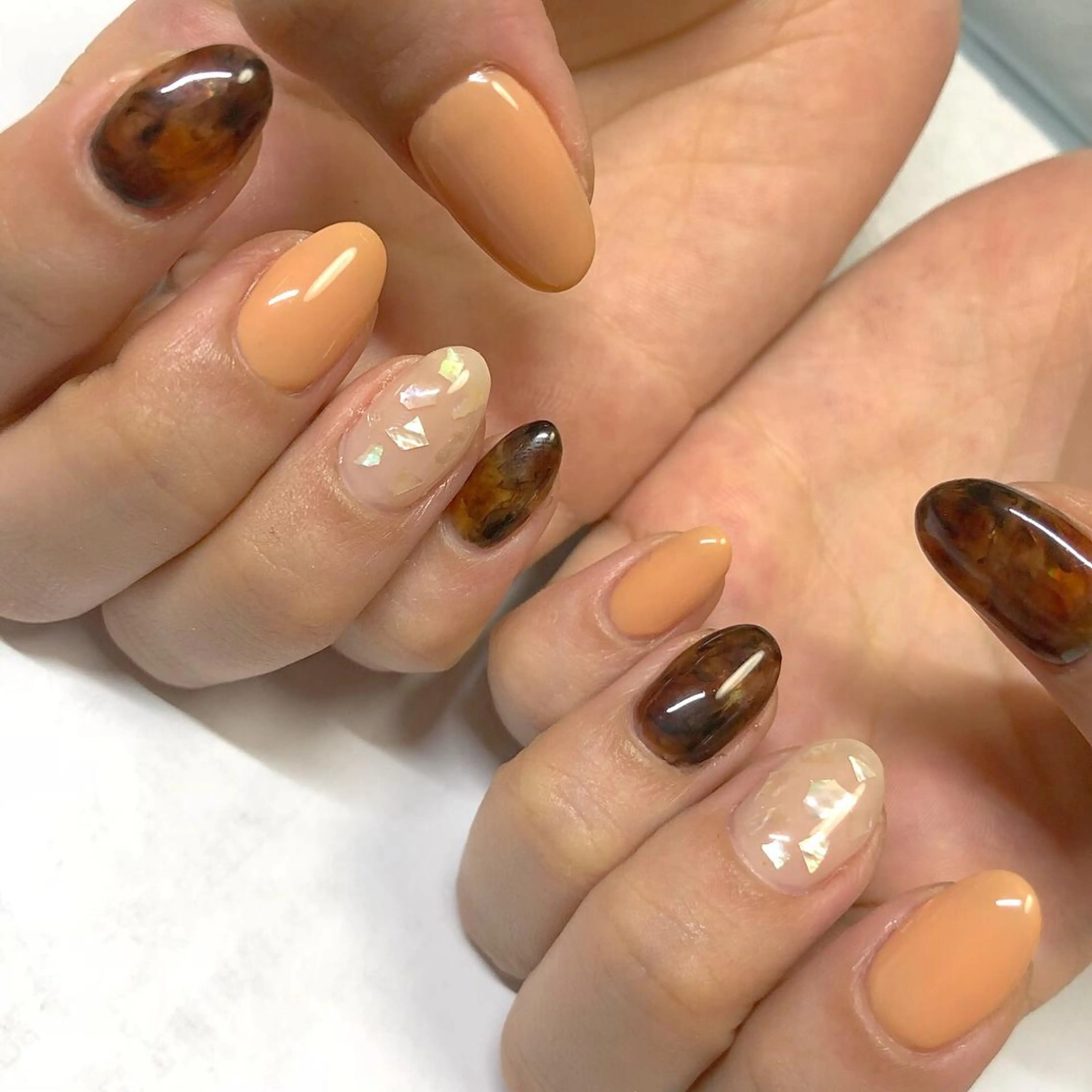 ネイル べっ甲ネイル ハンドネイル Twinkling( private salon)所属・伊藤 京香のネイルデザイン