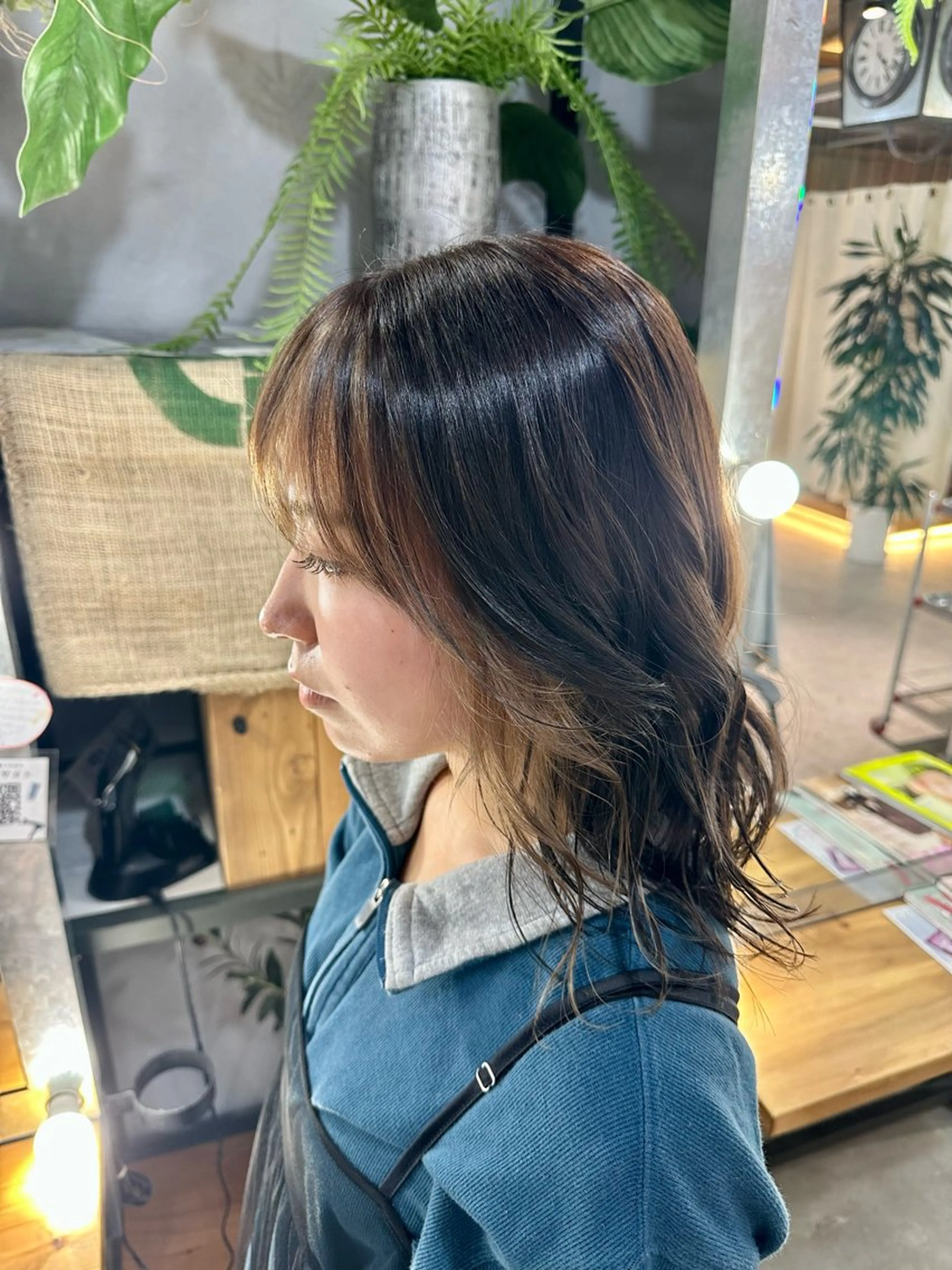 ミディアム カラー ミストバング ベージュカラー ブリーチ  フェイスフレーミング 溜 一太のヘアスタイル