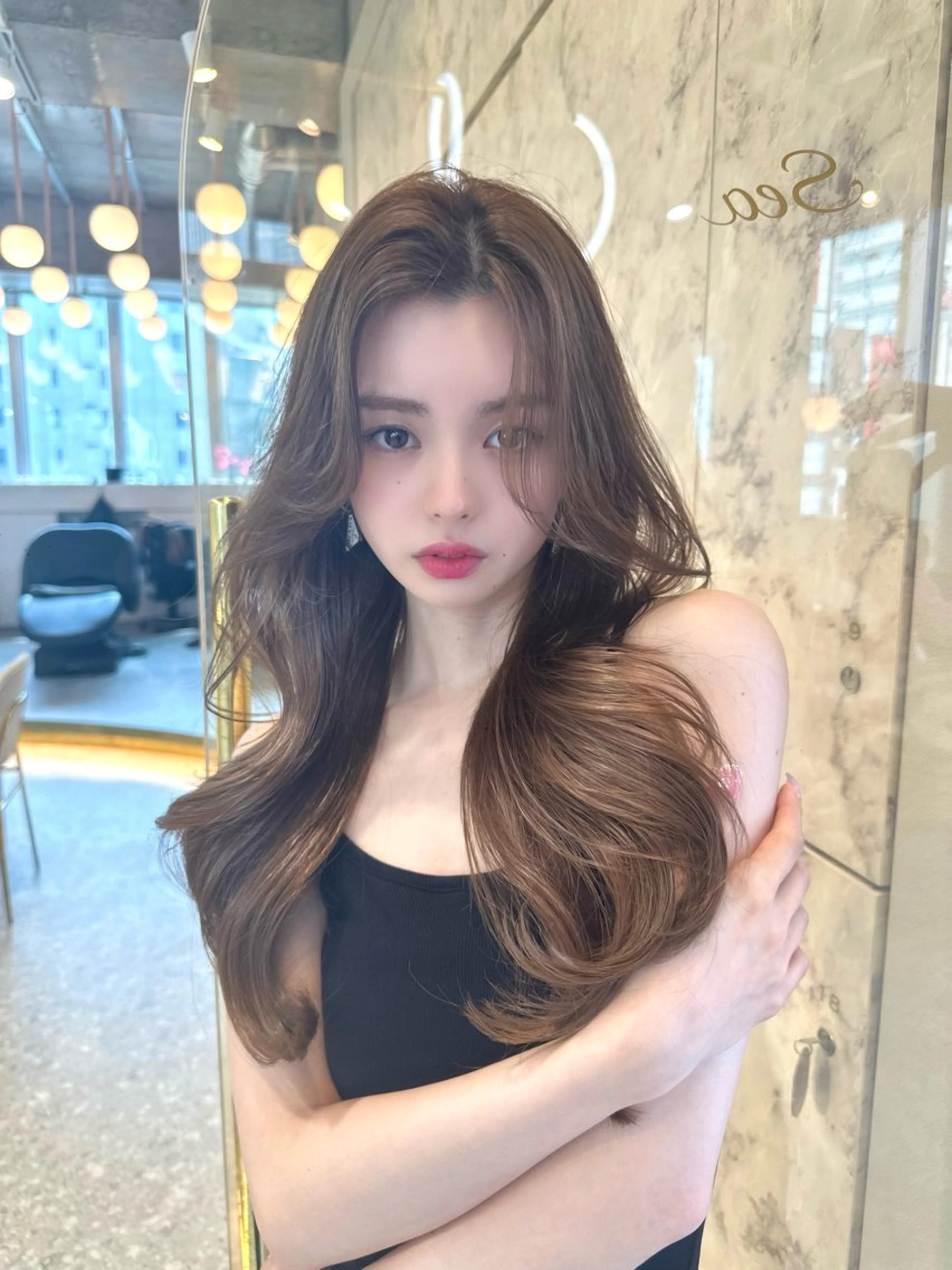 ロング カラー カット ヘアカラー トリートメント ヘアセット 韓国レイヤー/透明感 カラー/髪質改善角所のヘアスタイル