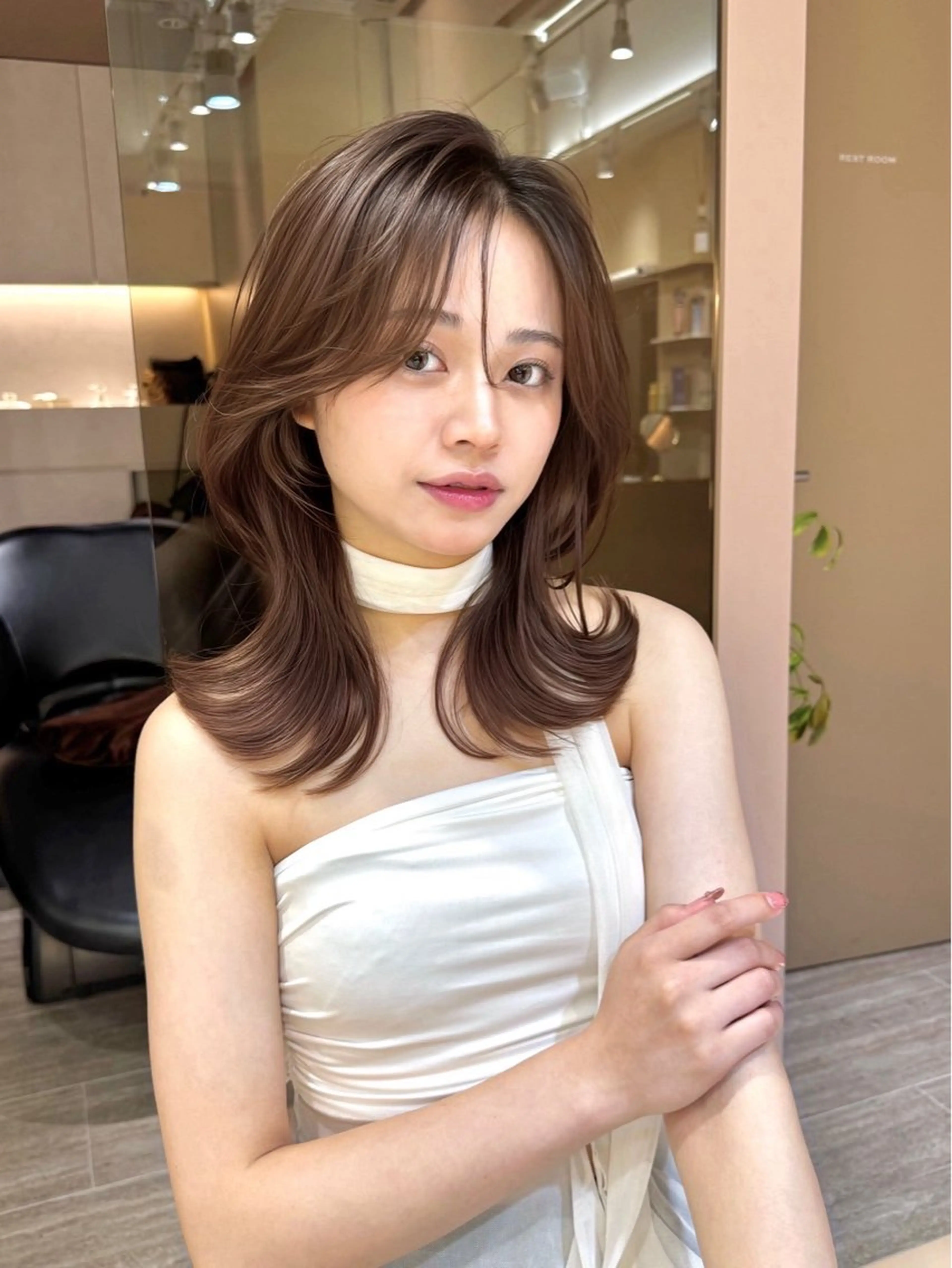 ミディアム ヘアカラー トリートメント ヘアセット 透明感ヘアカラー chiharuのヘアスタイル