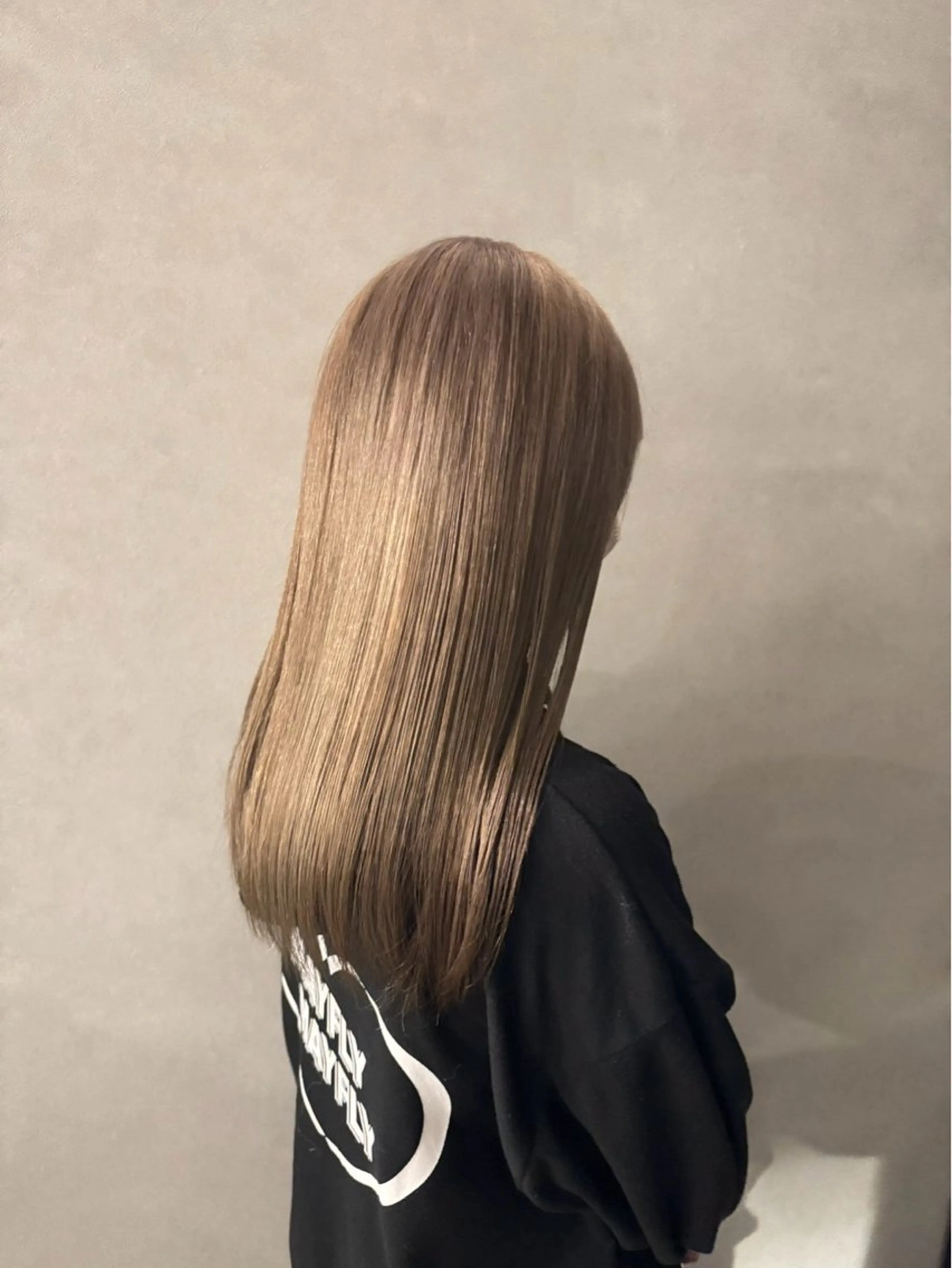 ミディアム カラー グレージュ ヘアカラー 𝗋𝗂𝗌𝖺 ୨୧⟡.·のヘアスタイル