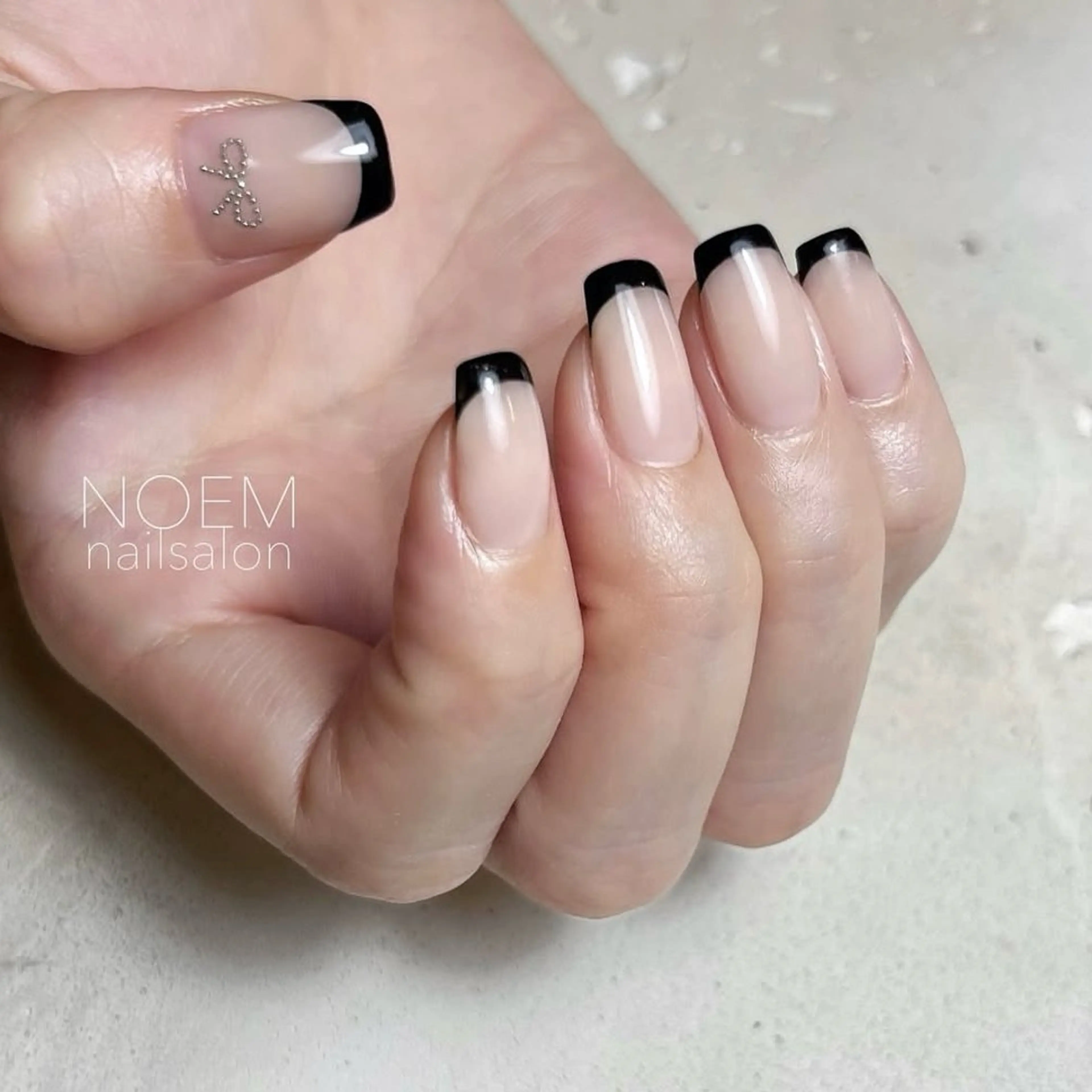 ネイル フレンチネイル シンプルネイル YUKARI NOEMのネイルデザイン