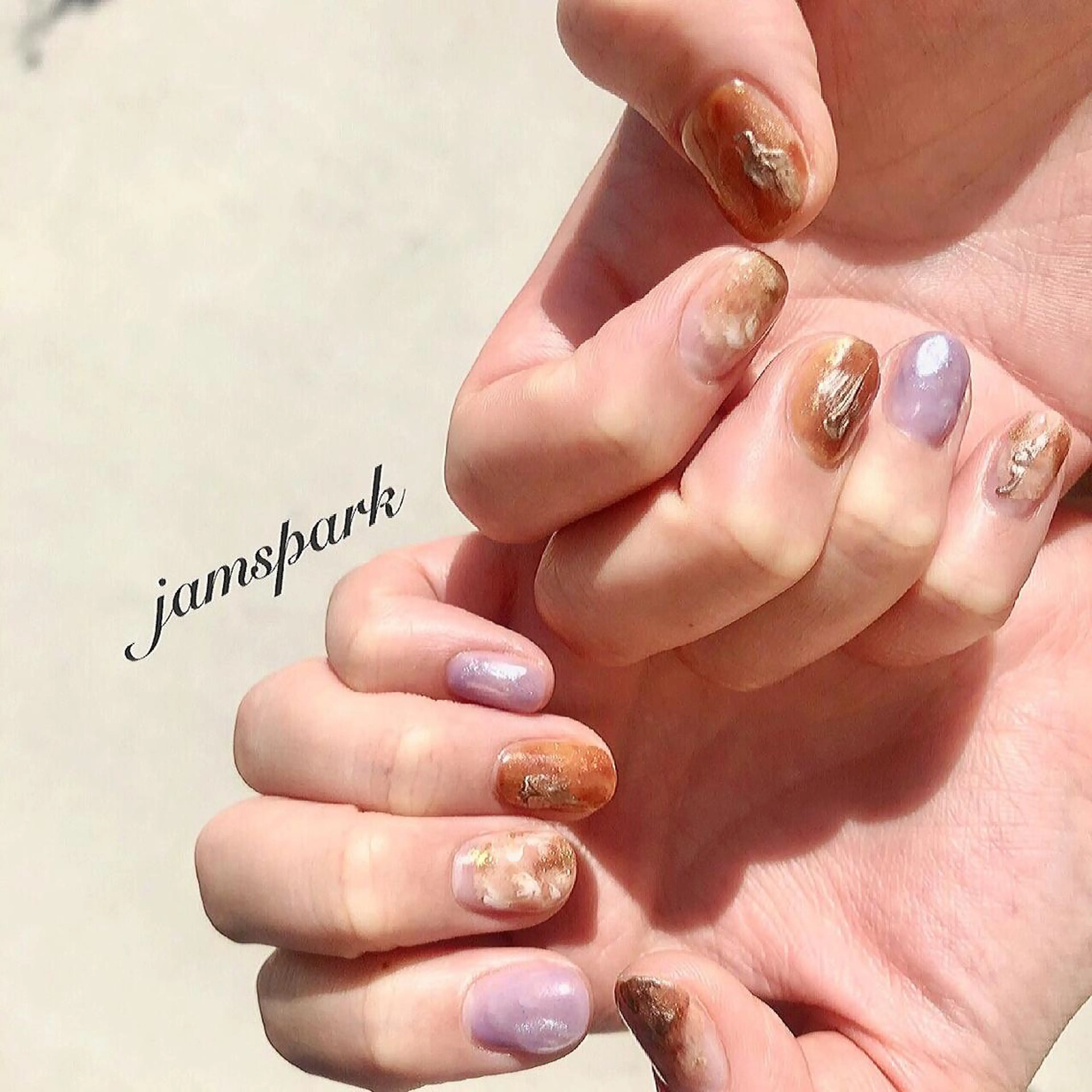 ネイル ブラウン ニュアンスネイル パープル シンプルネイル ハンドネイル jamspark ✨のネイルデザイン