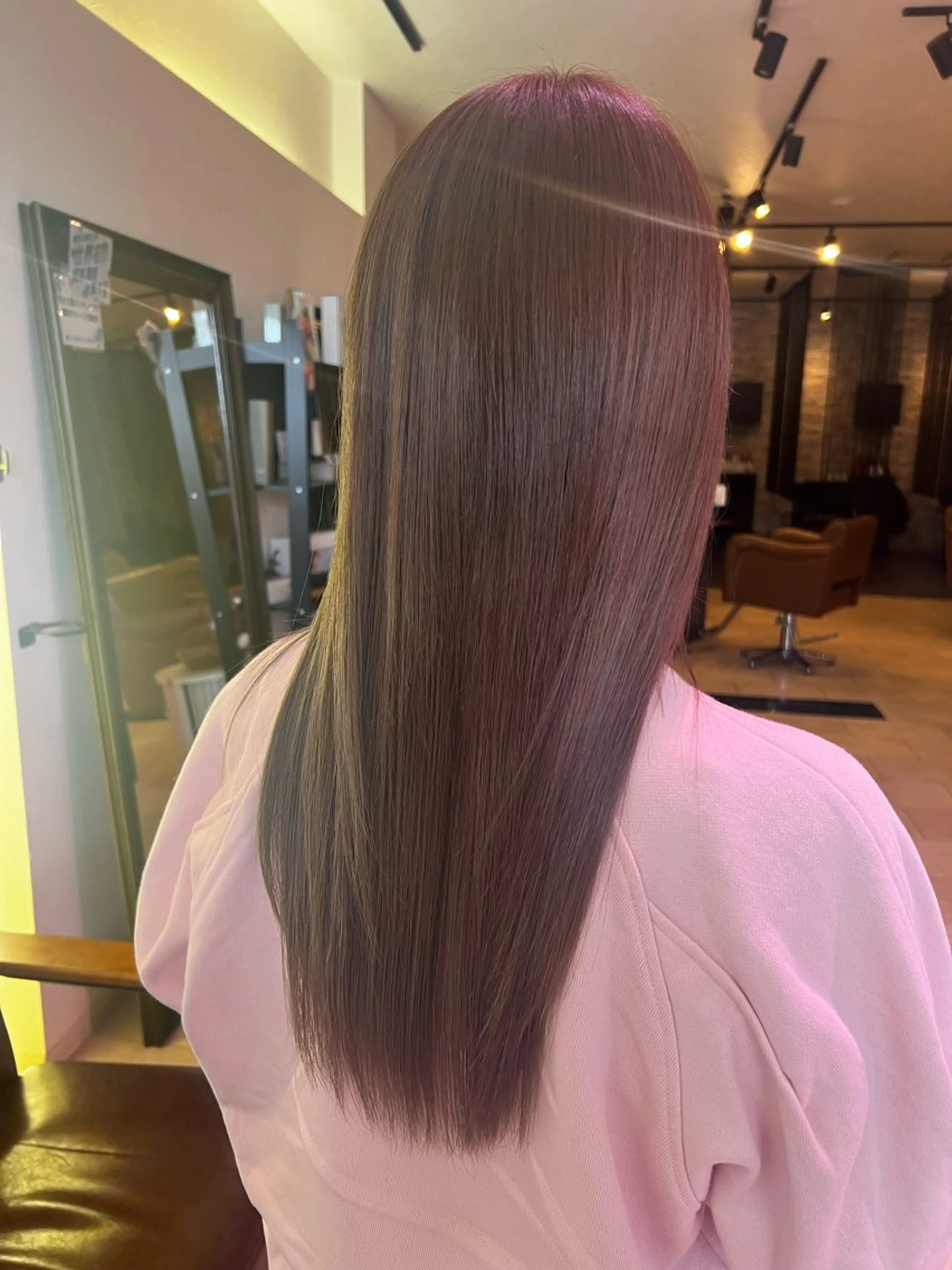 カラー 泉川 みかのヘアスタイル