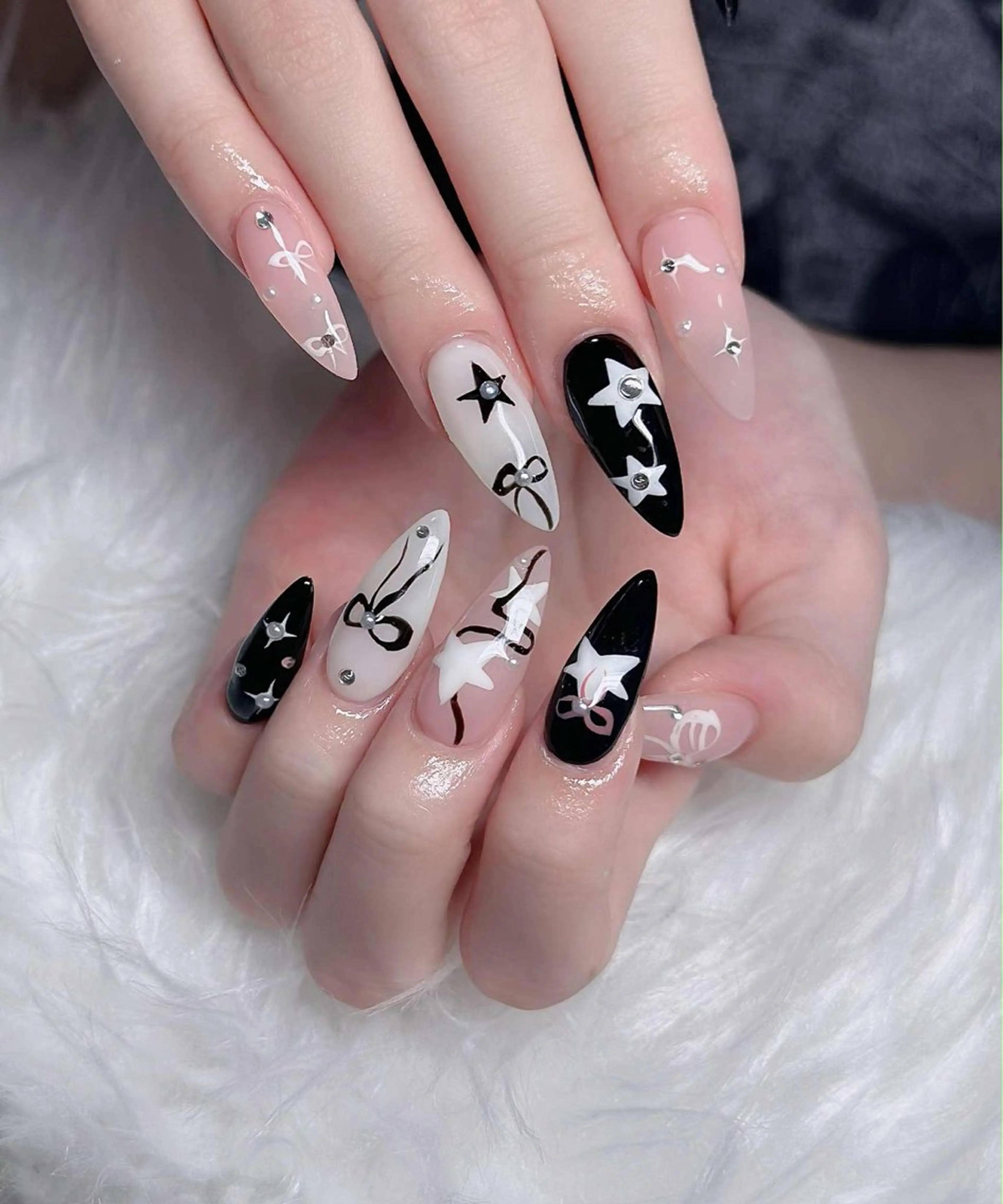 ネイル フレンチネイル ジェルネイル ハロウィン キラキラネイル 韓国ネイル ハンドネイル H.baby Nail Salonのネイルデザイン