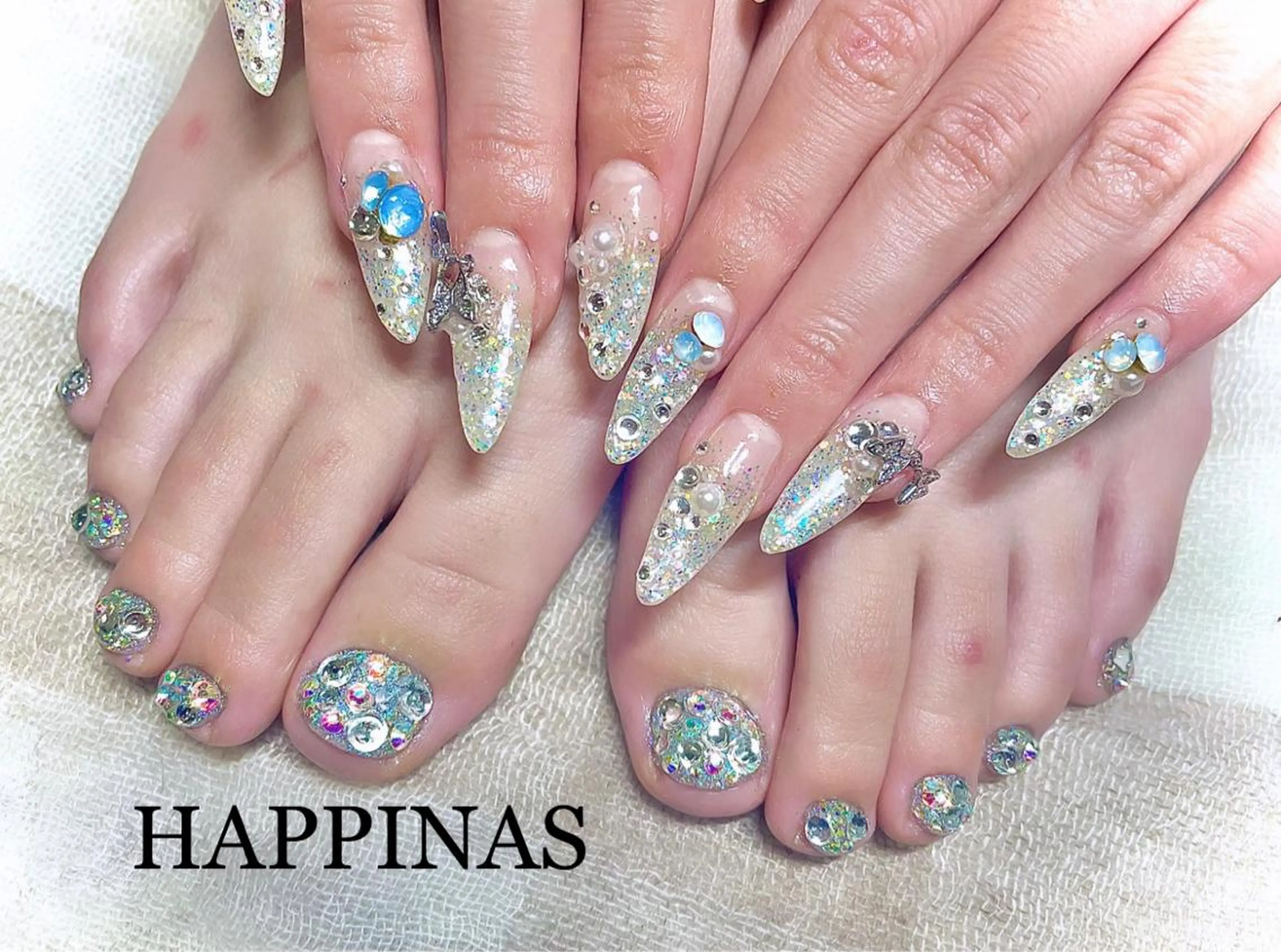 ネイル フットネイル キラキラネイル ラメ(グリッター) スカルプネイル シルバー HAPPINAS Jrネイリスト💅のネイルデザイン