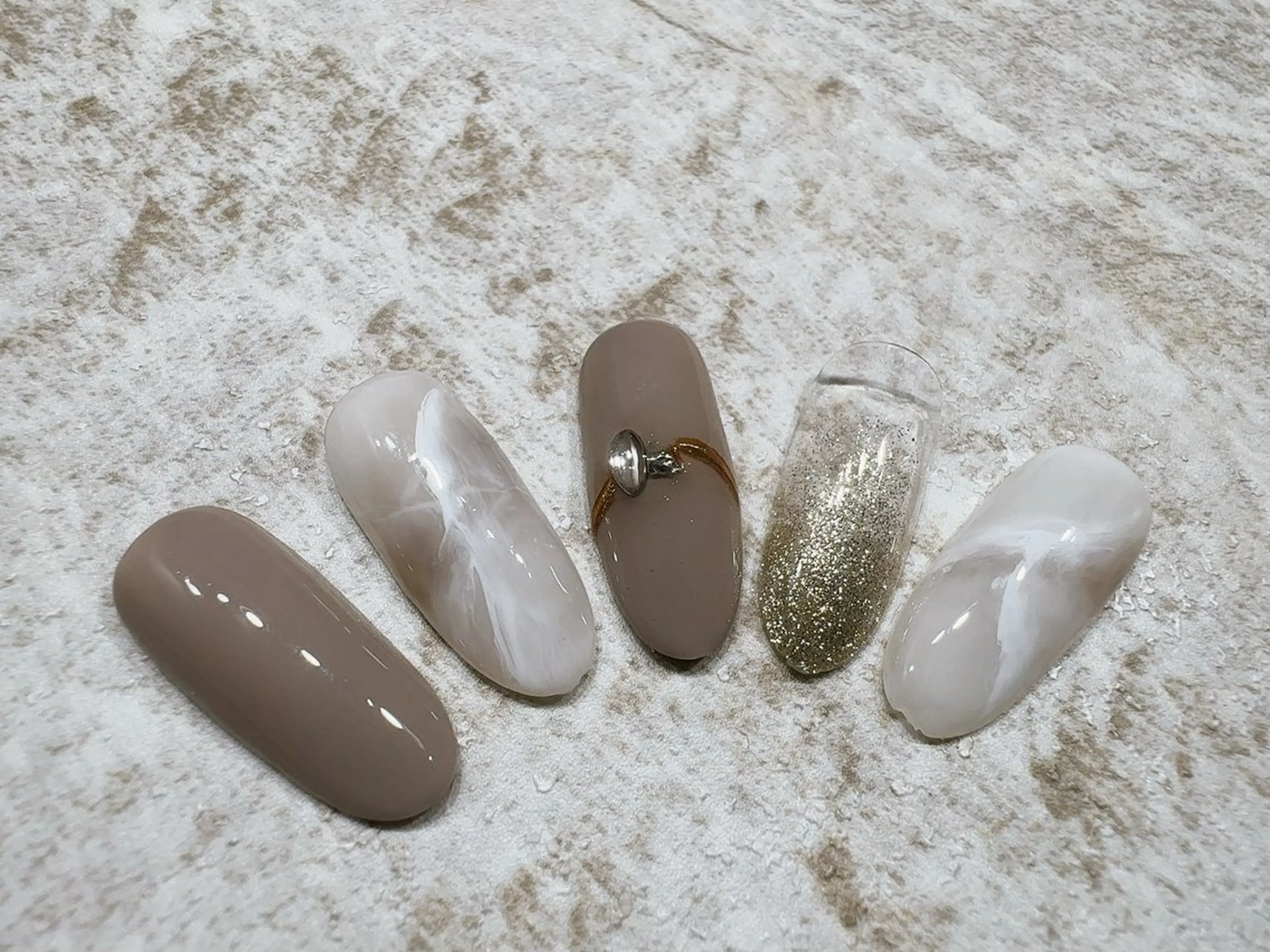 ネイル ストーンネイル T.Y nailのネイルデザイン